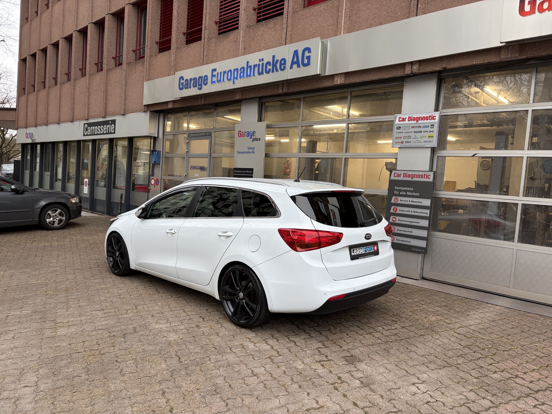 KIA Cee'd Sportswagon 1.6 GDi Trend-image-3