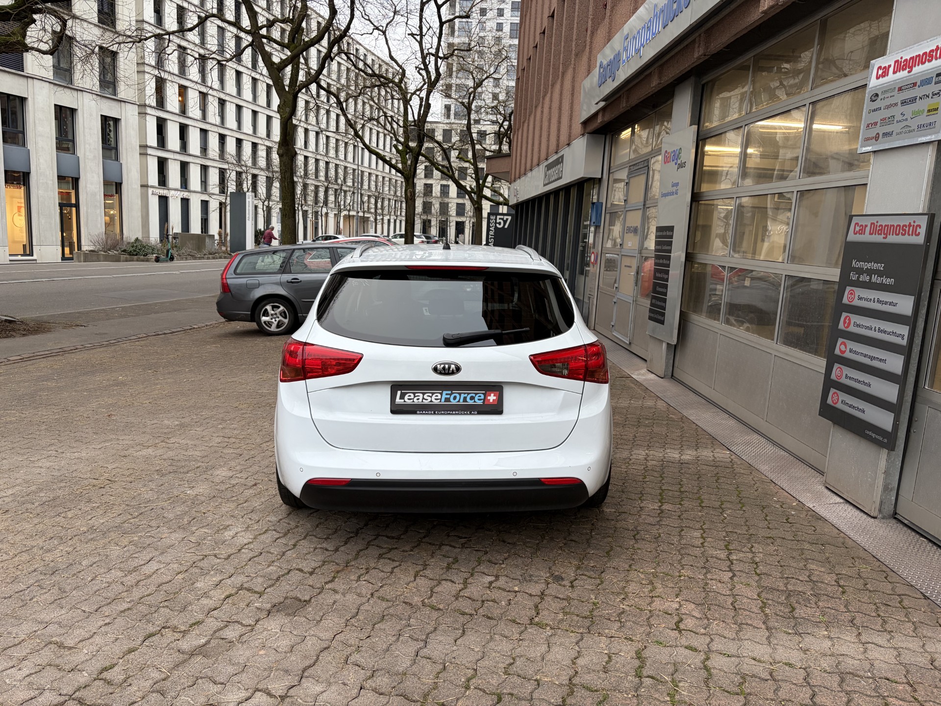 KIA Cee'd Sportswagon 1.6 GDi Trend-image-4
