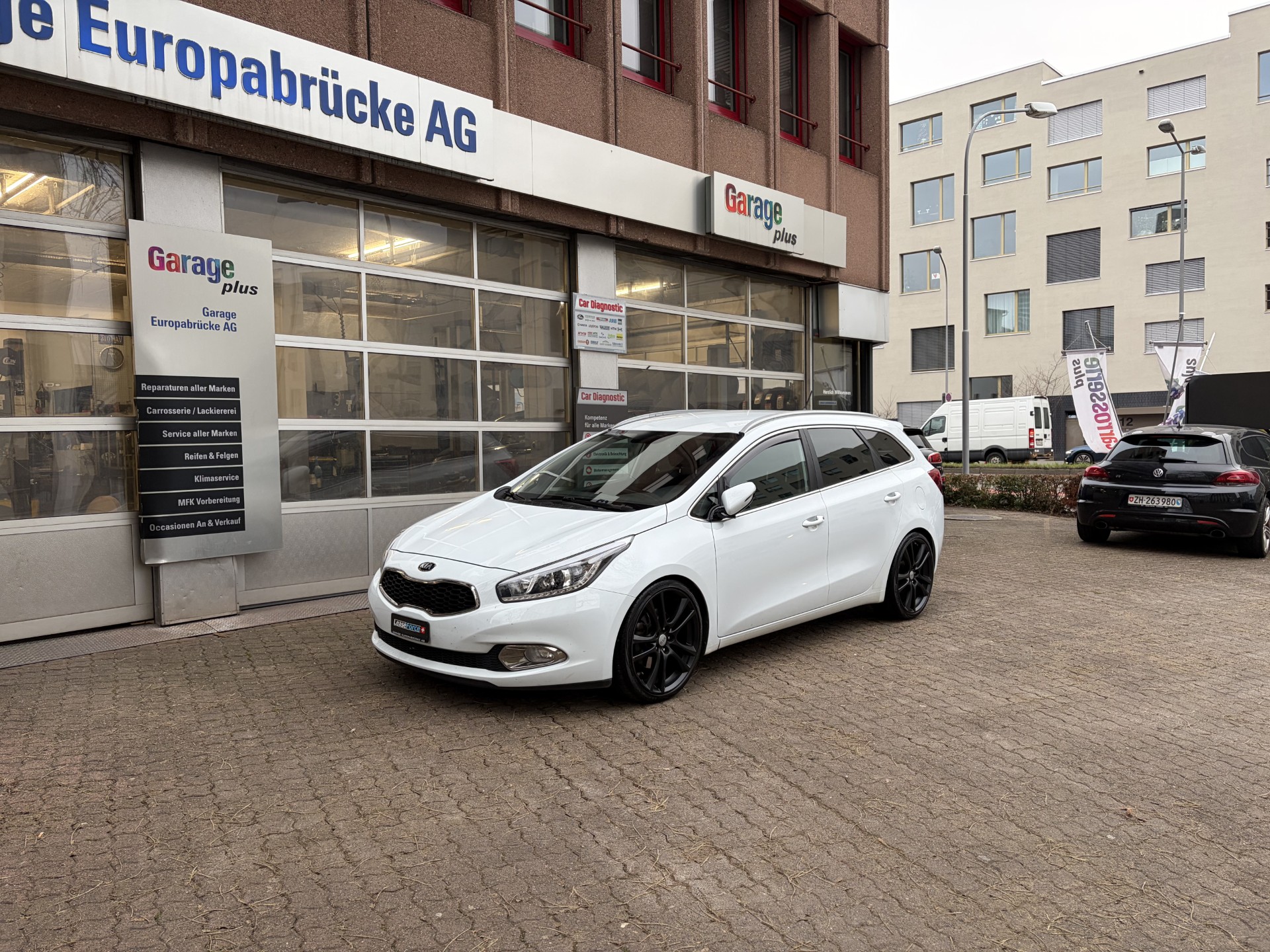 KIA Cee'd Sportswagon 1.6 GDi Trend-image-1