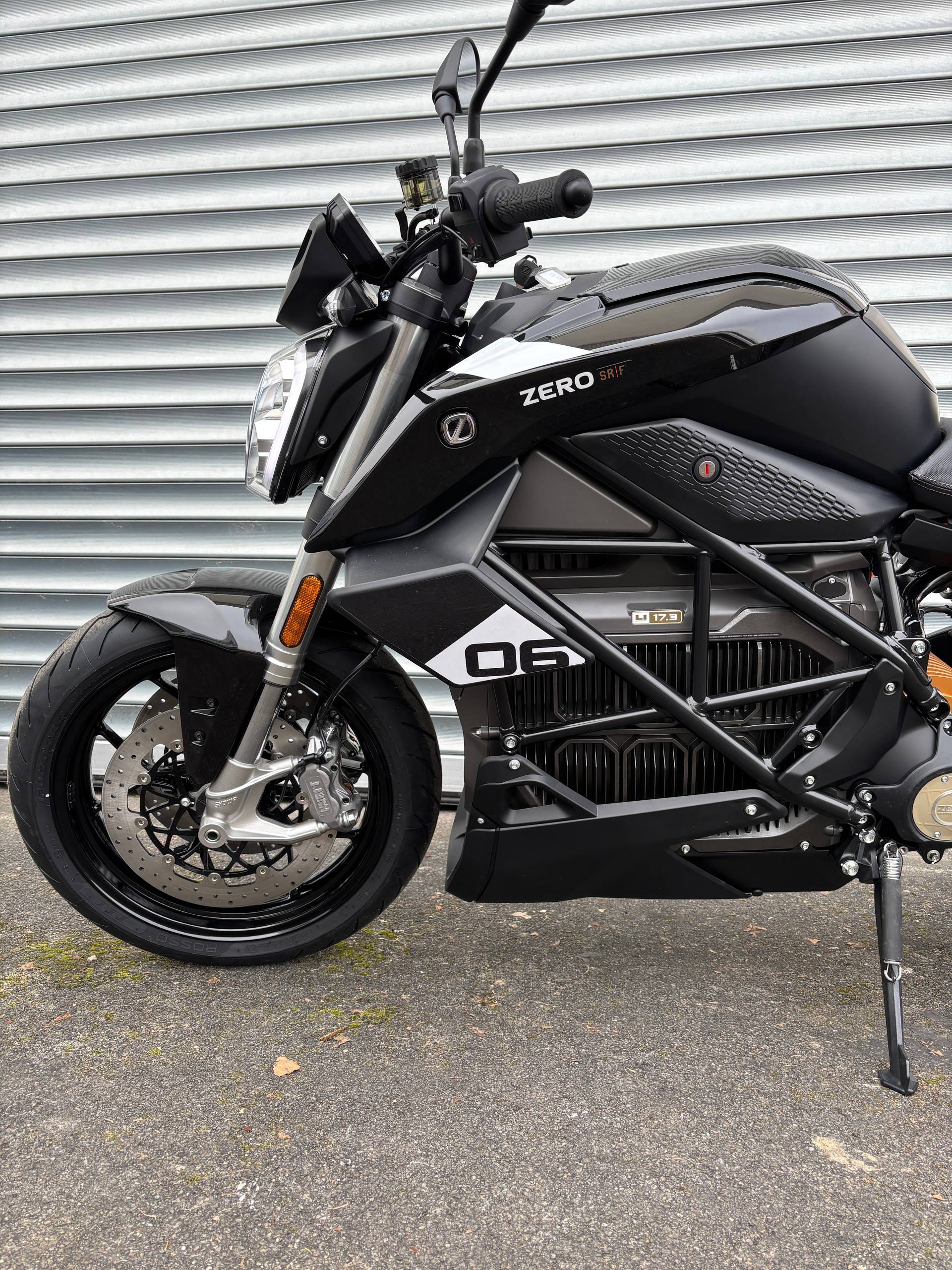 ZERO SR/F Neuheit mit Frontspoiler-showroom-element-3