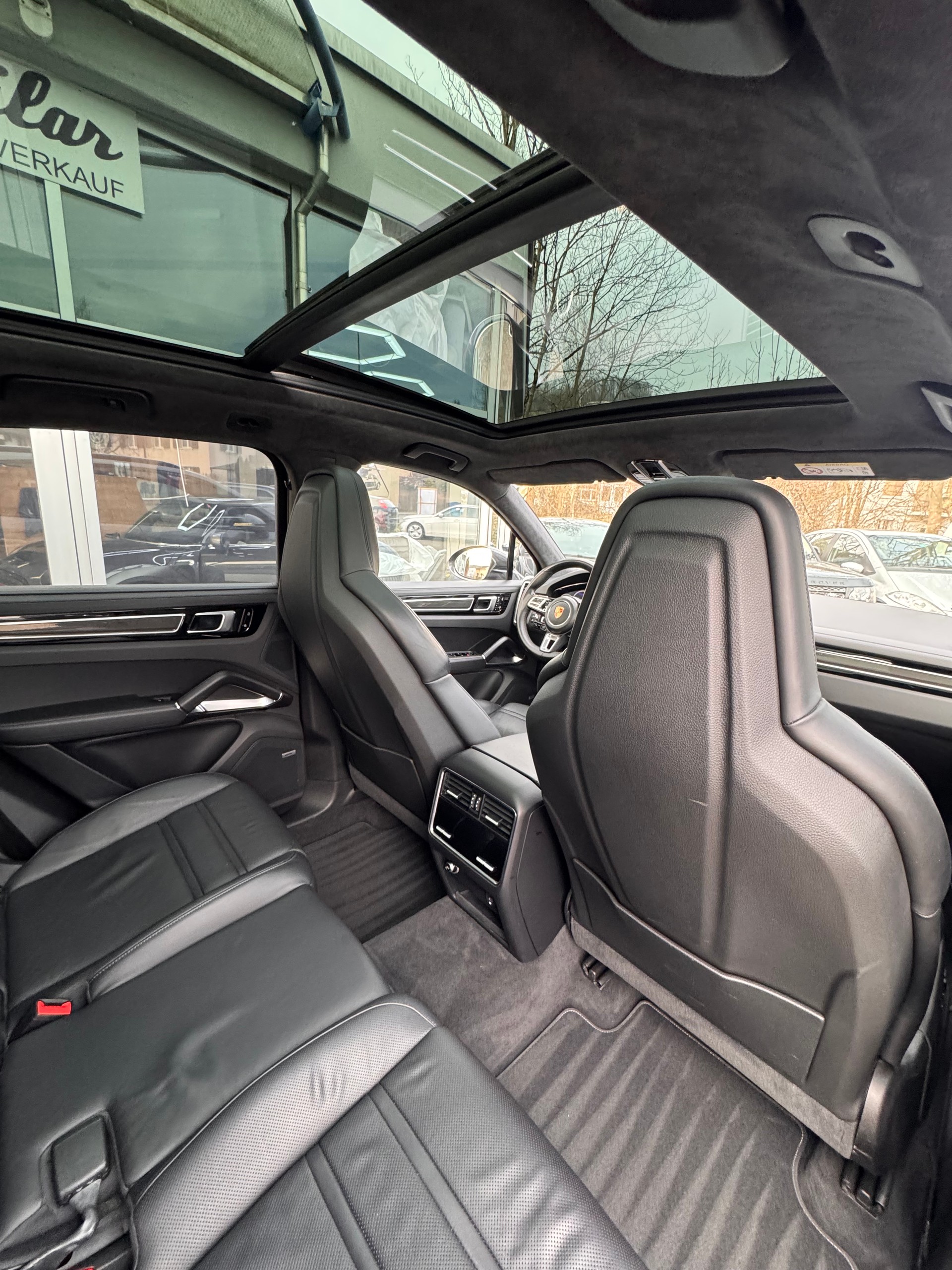 PORSCHE Cayenne Turbo-image-7