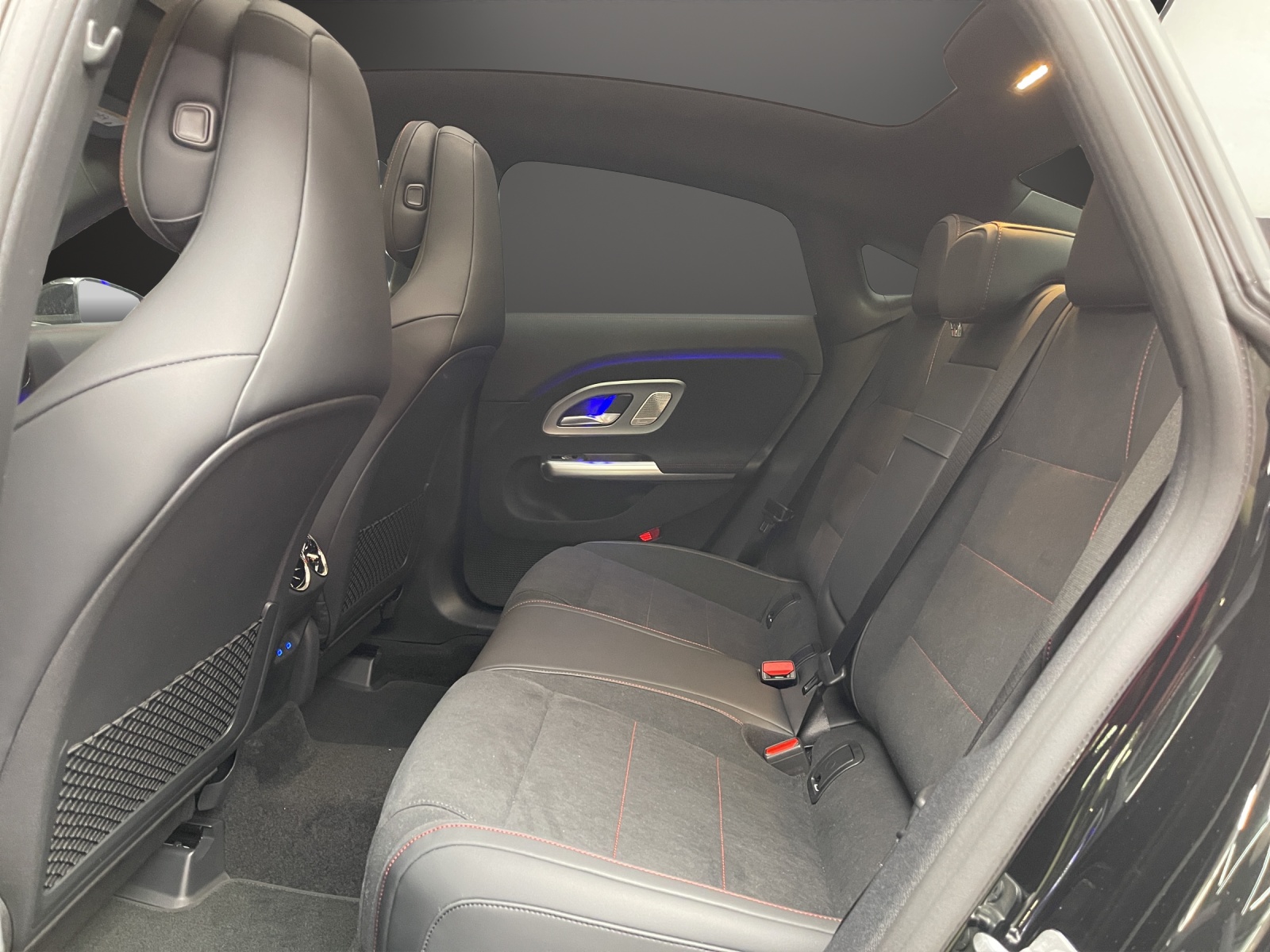 MERCEDES-BENZ CLA 220 8G-DCT 4Matic-image-9