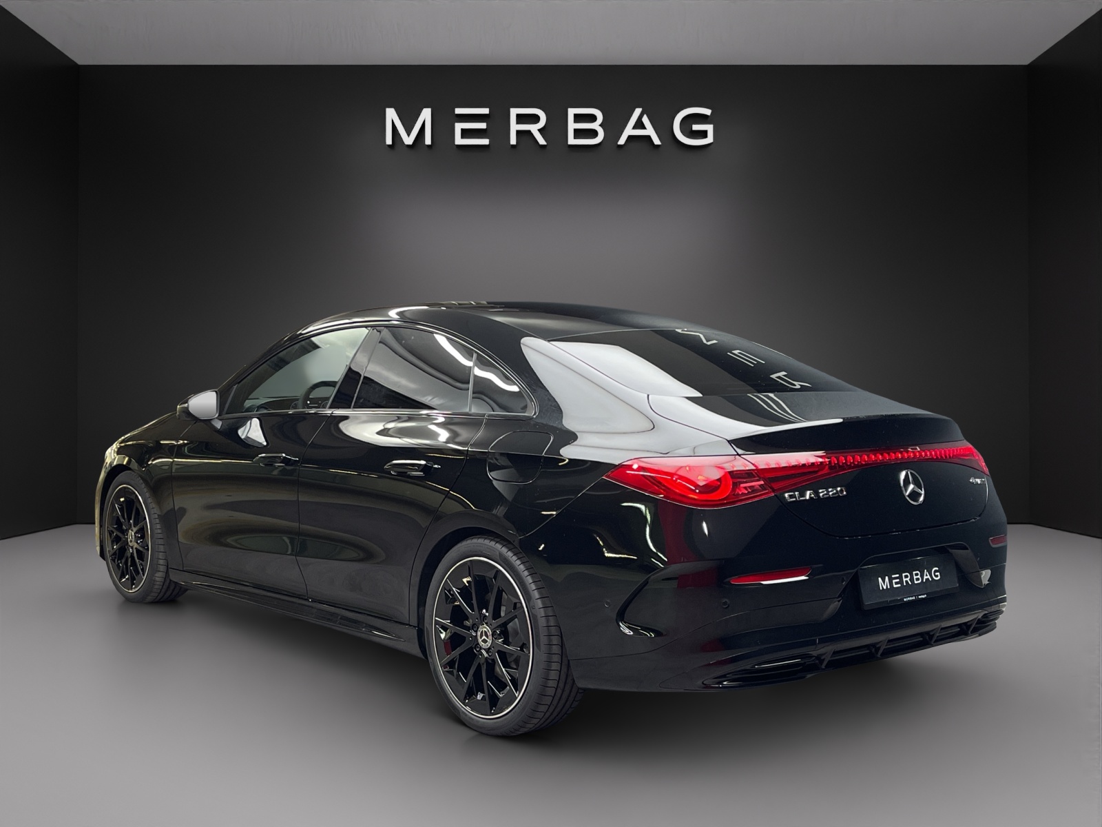 MERCEDES-BENZ CLA 220 8G-DCT 4Matic-image-3