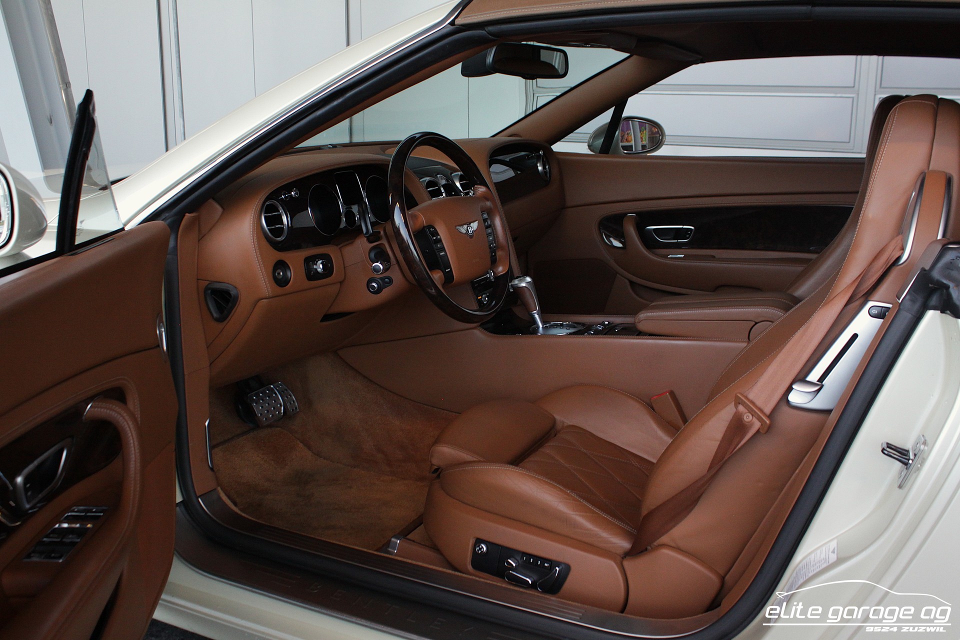BENTLEY Continental GTC 6.0 "BESPOKE"-image-13
