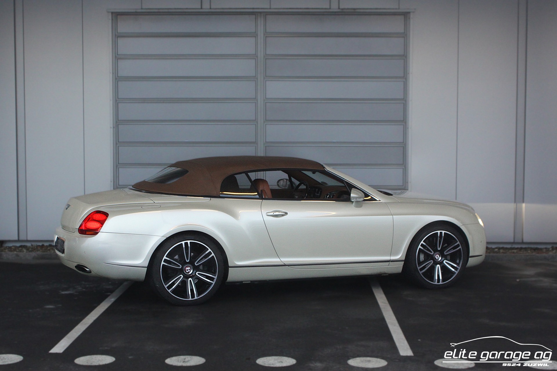 BENTLEY Continental GTC 6.0 "BESPOKE"-image-4