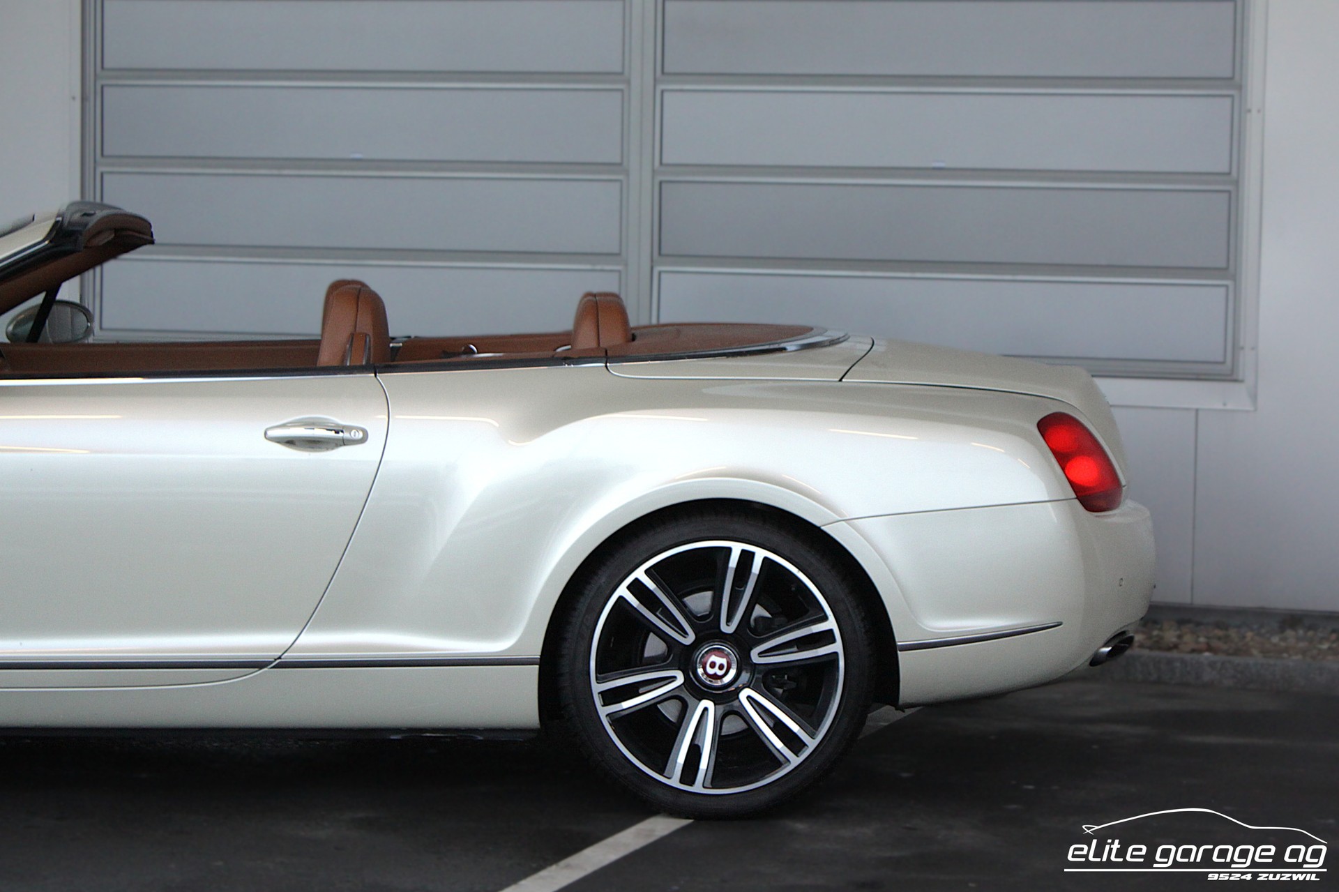 BENTLEY Continental GTC 6.0 "BESPOKE"-image-12