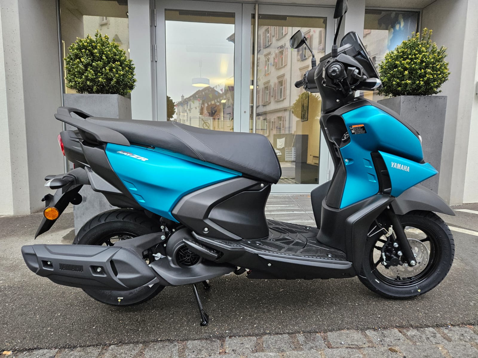 YAMAHA Ray 125-showroom-element-1