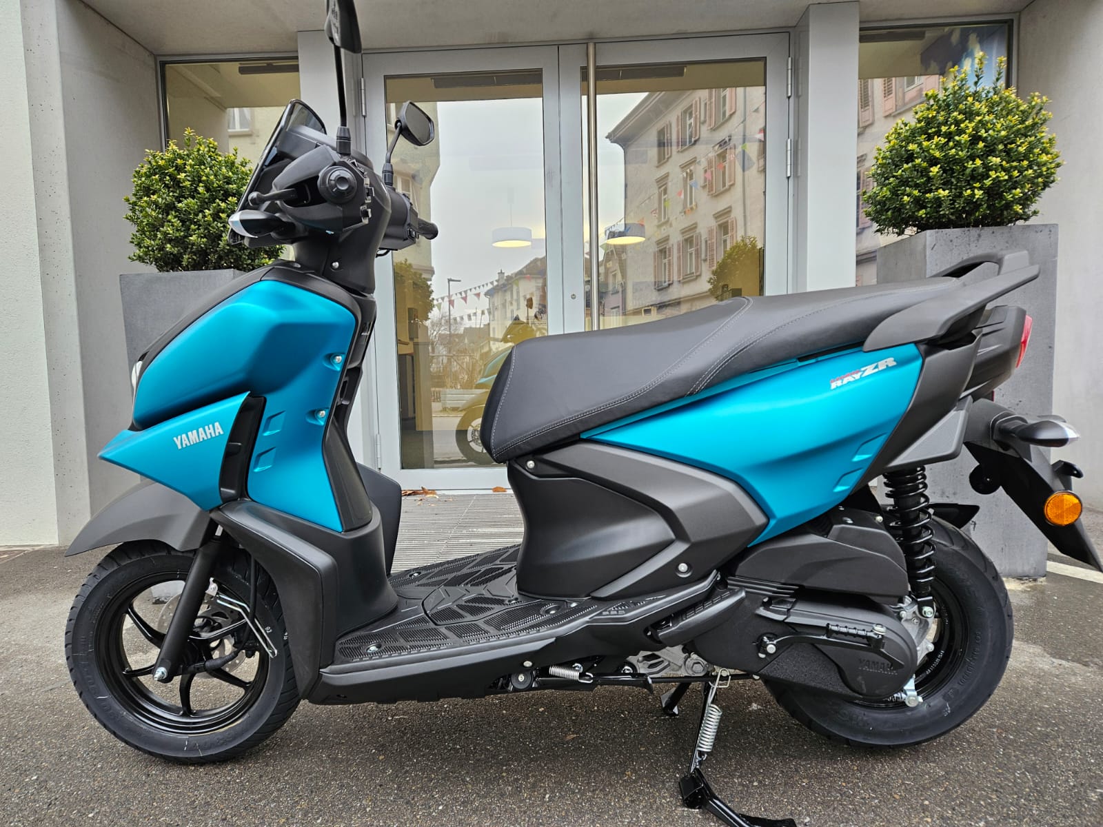 YAMAHA Ray 125-showroom-element-2