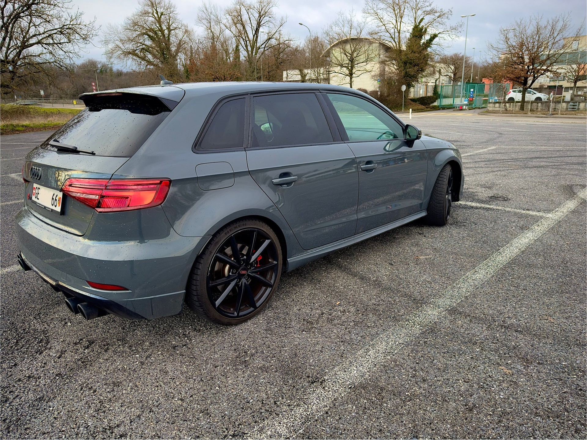 AUDI S3 Sportback 2.0 TFSI quattro S-tronic-image-2