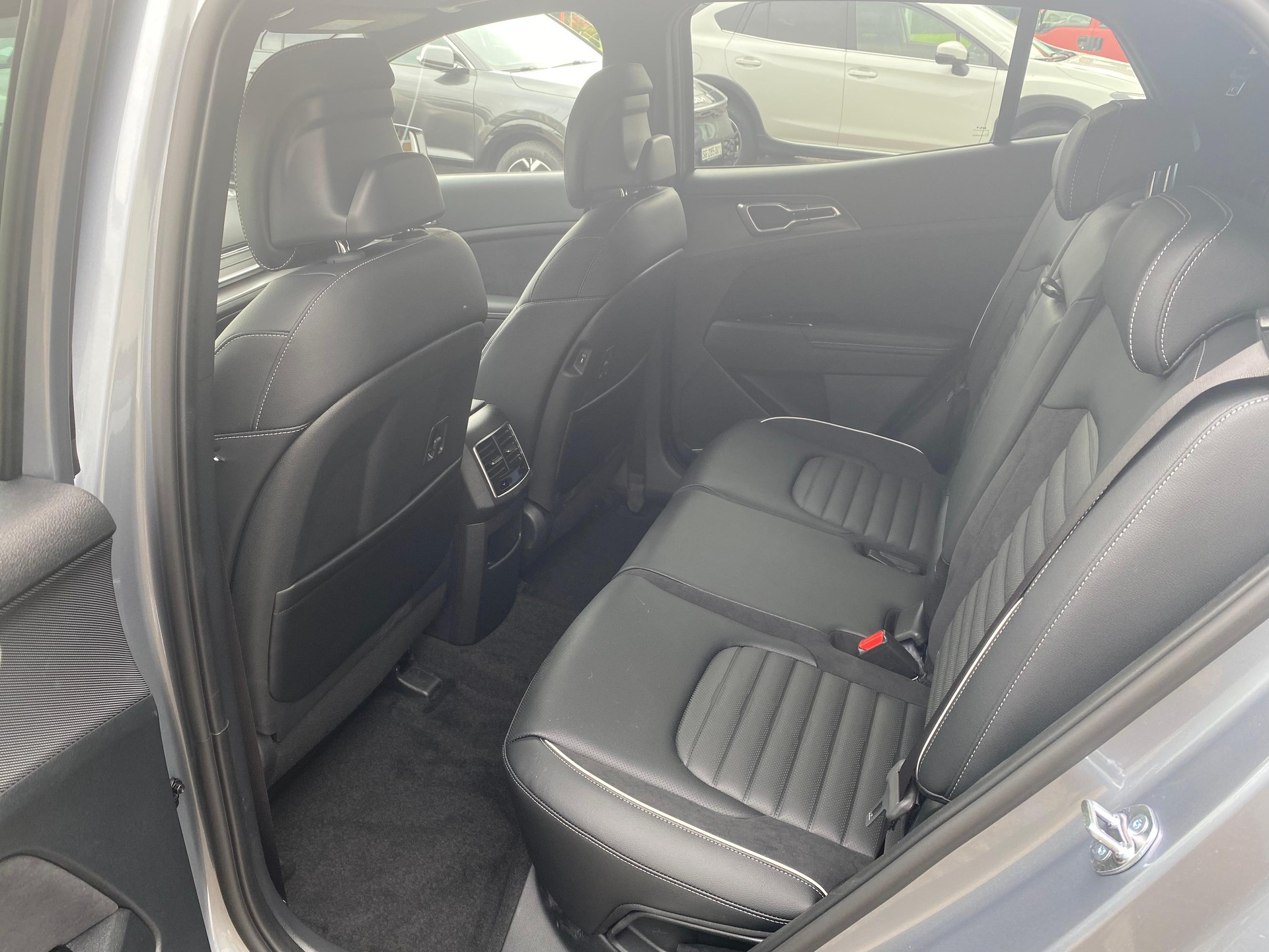 KIA Sportage 1.6 T-GDi PHEV GT-Line-image-5