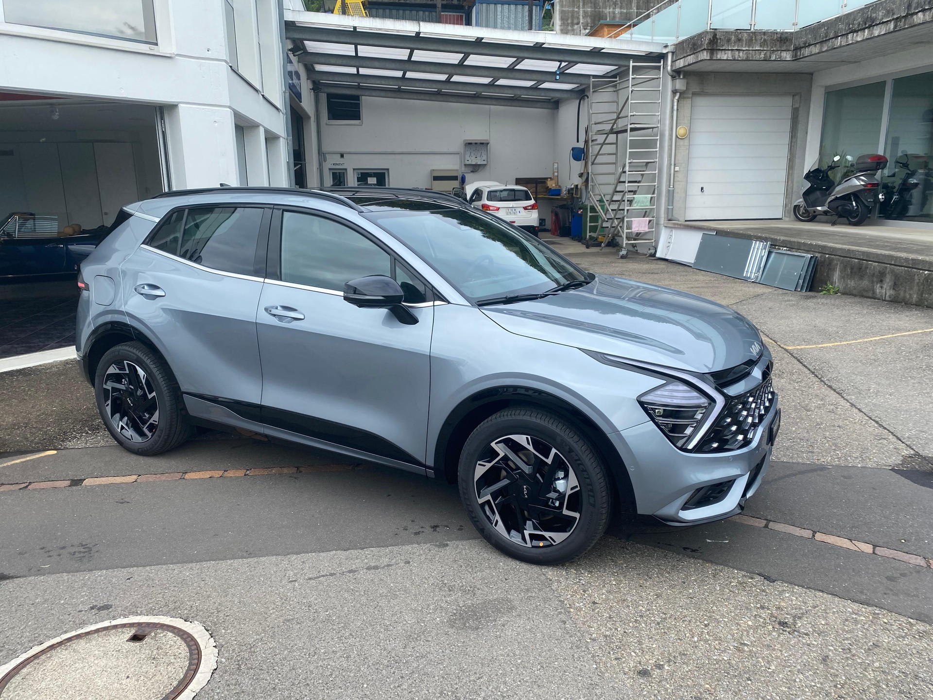 KIA Sportage 1.6 T-GDi PHEV GT-Line-image-2