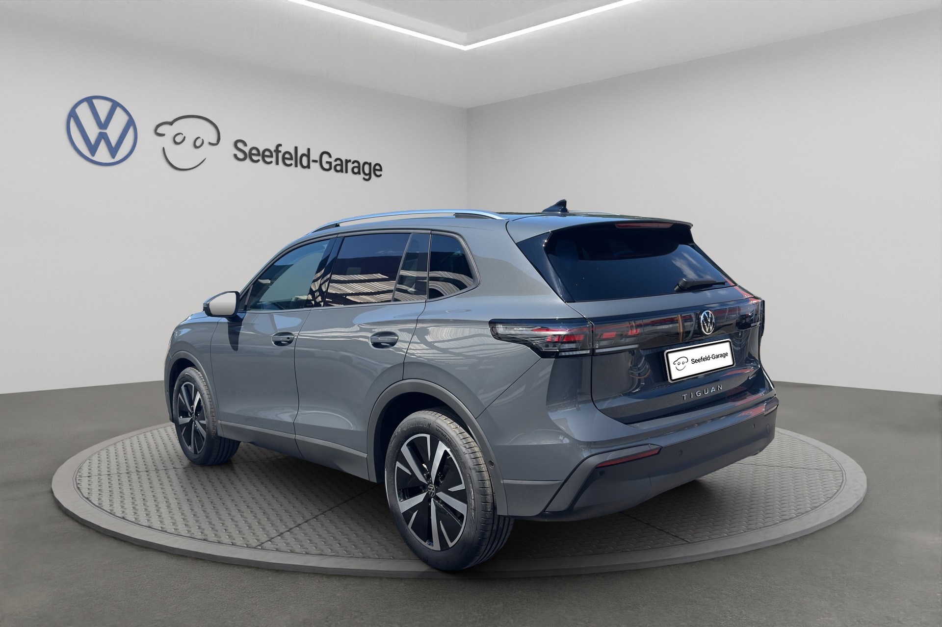 VW Tiguan 2.0 TSI DSG United 4Motion-image-3
