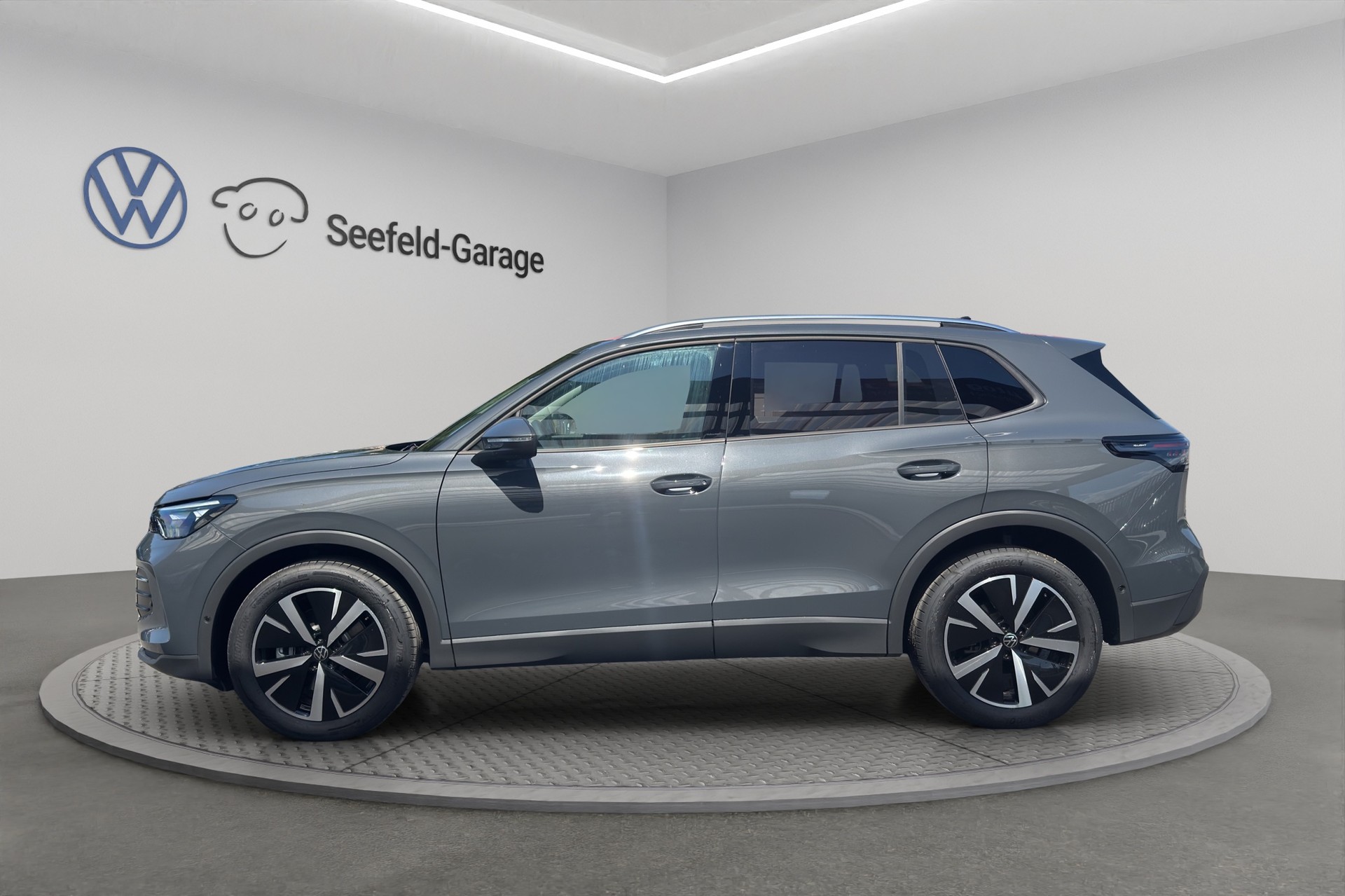 VW Tiguan 2.0 TSI DSG United 4Motion-image-2
