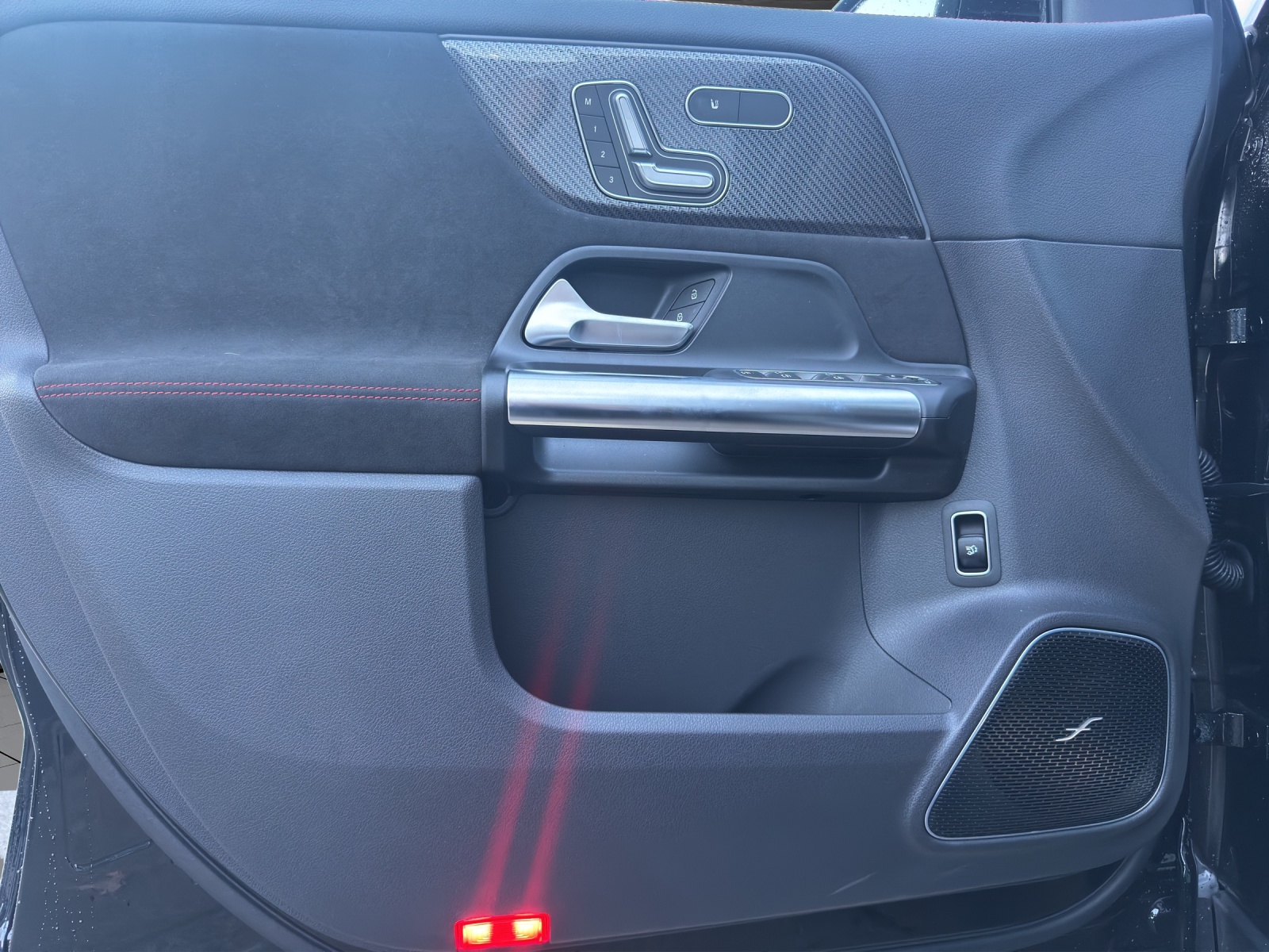 Image MERCEDES-BENZ GLA-200 GLA 200 7G-DCT