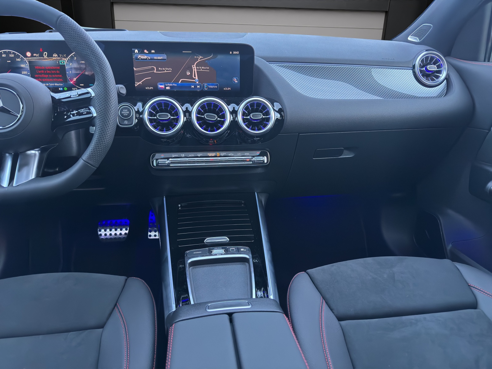 Image MERCEDES-BENZ GLA-200 GLA 200 7G-DCT