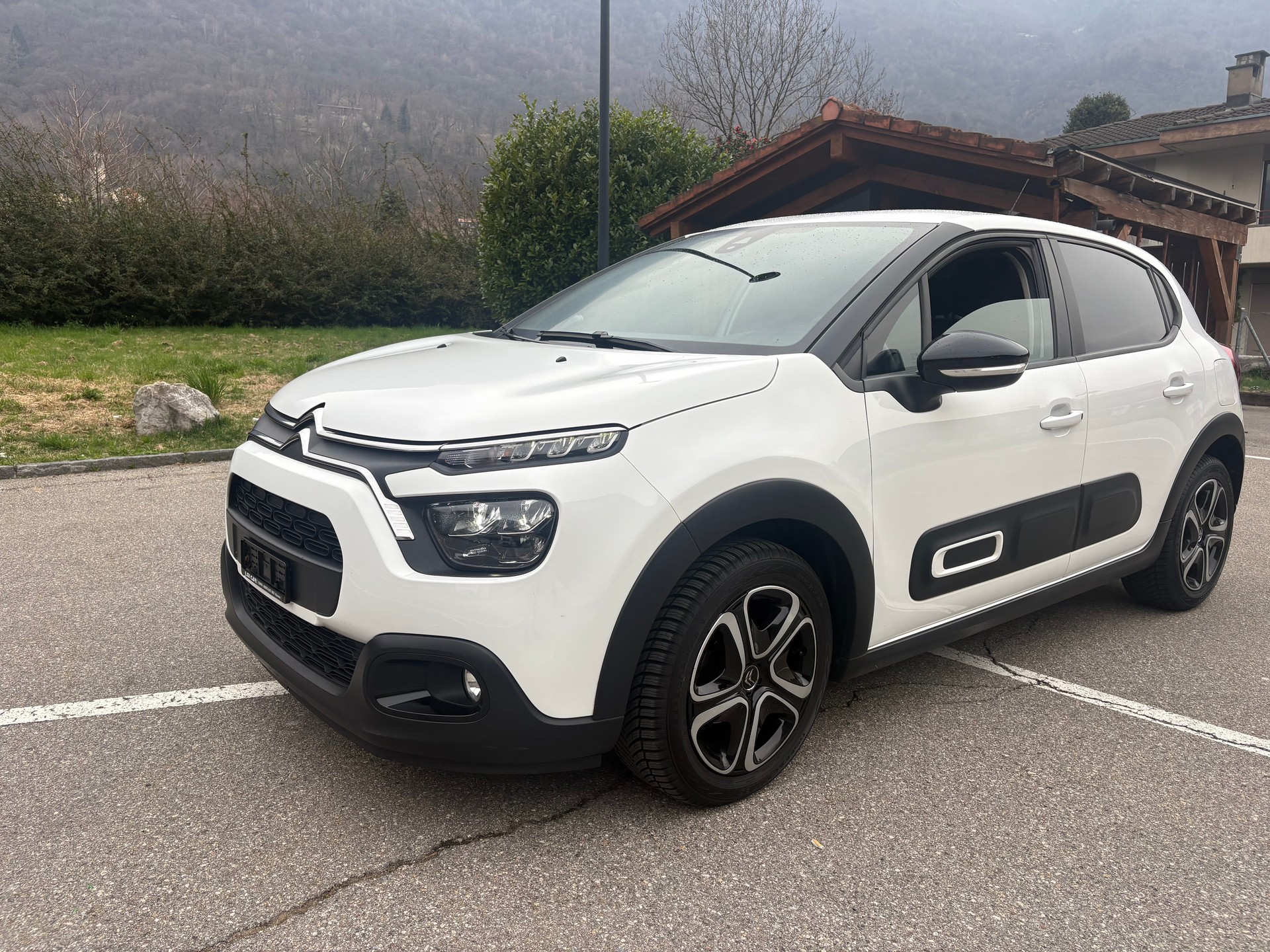 CITROEN C3 1.2i PureTech Swiss Edition EAT6