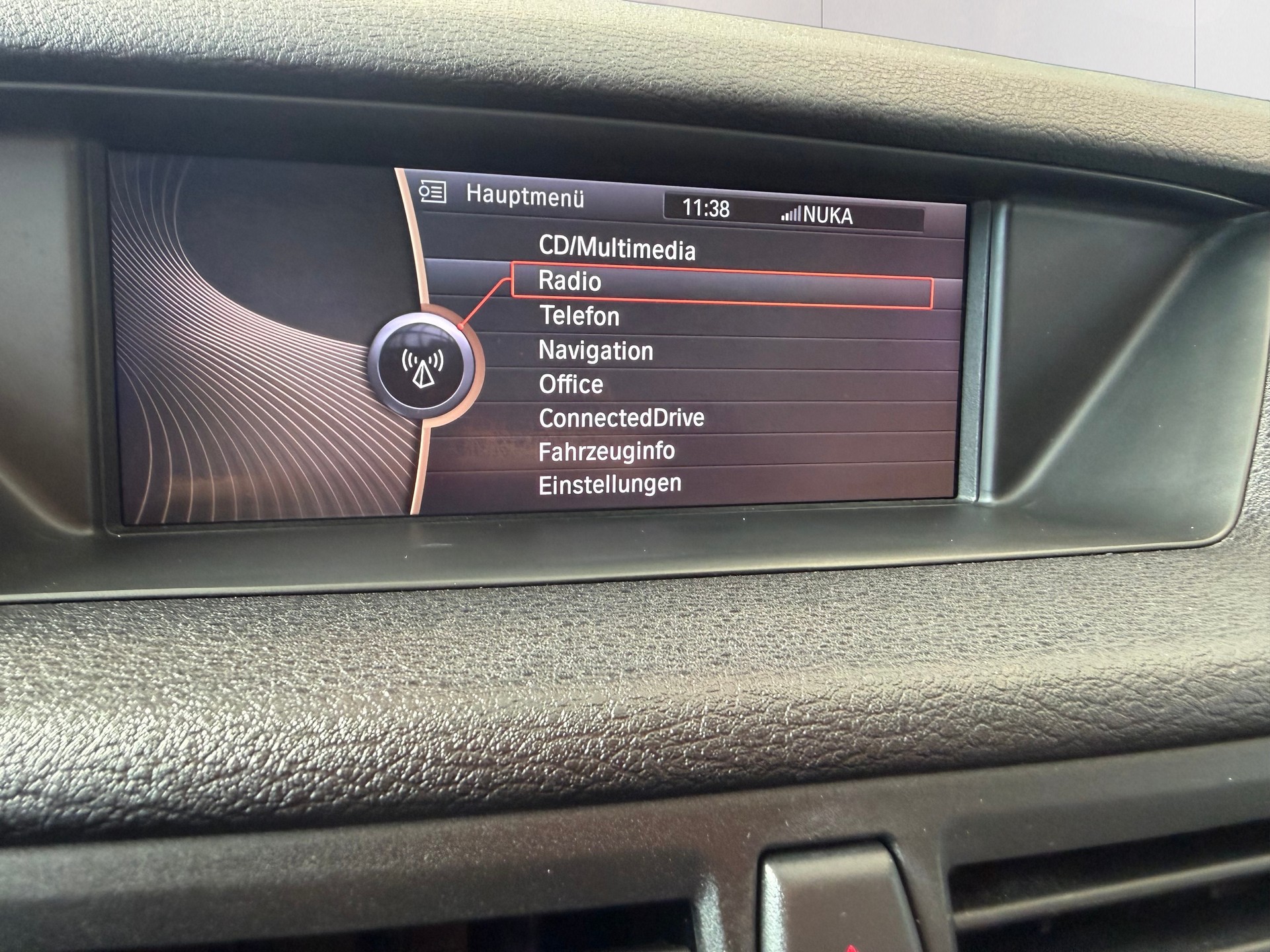 BMW X1 sDrive 20i Steptronic-image-12