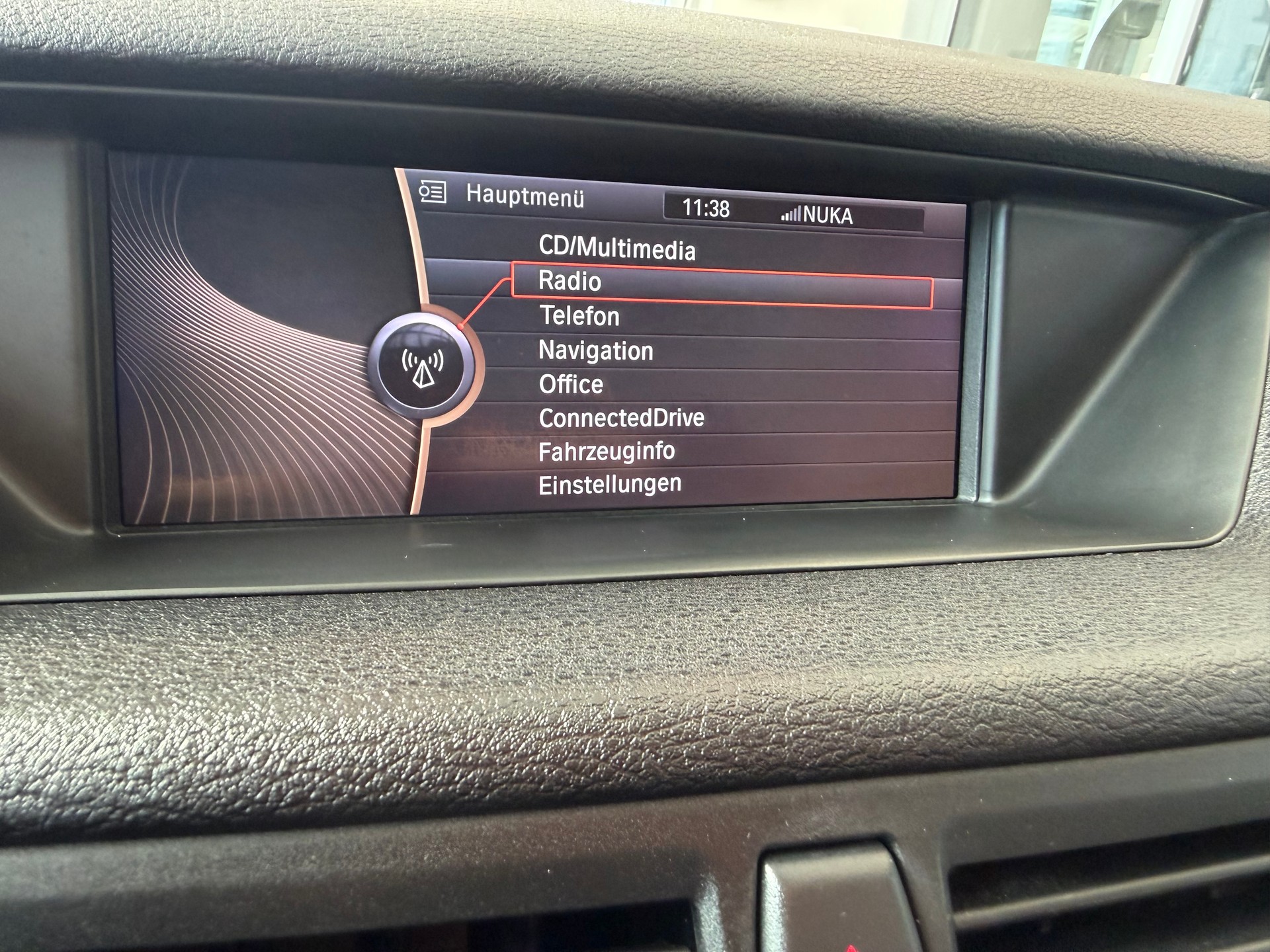 BMW X1 sDrive 20i Steptronic-image-12