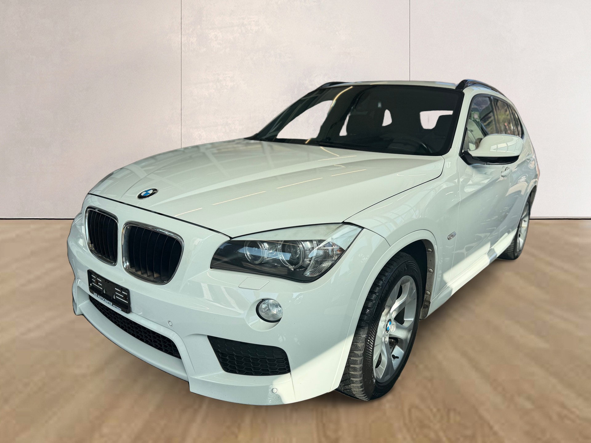 BMW X1 sDrive 20i Steptronic-image-0