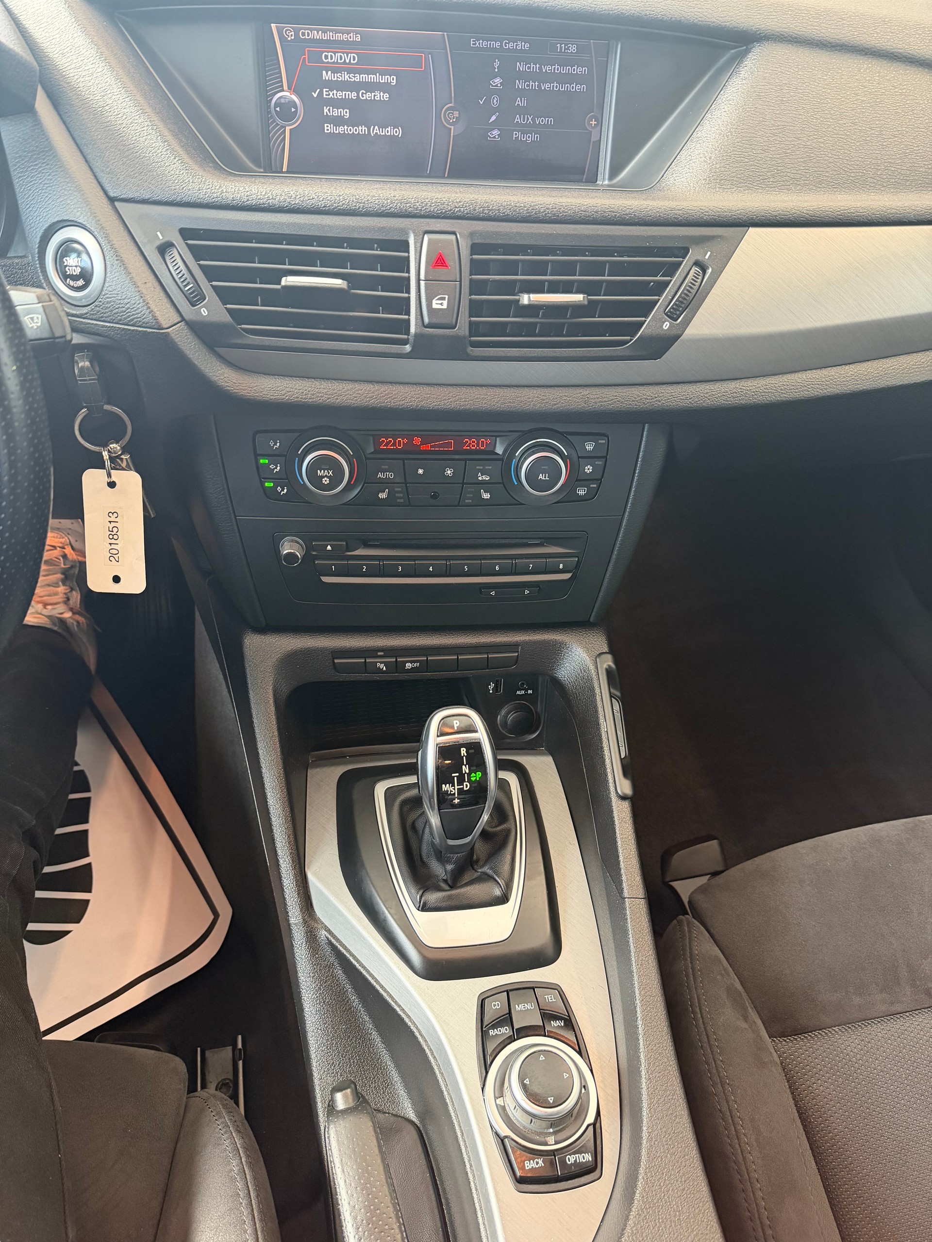 BMW X1 sDrive 20i Steptronic-image-11