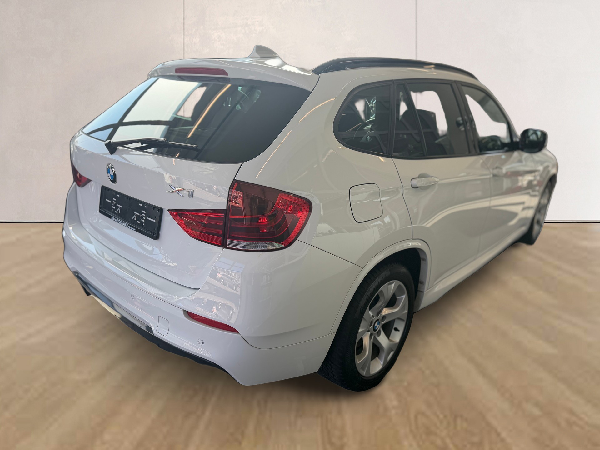 BMW X1 sDrive 20i Steptronic-image-4