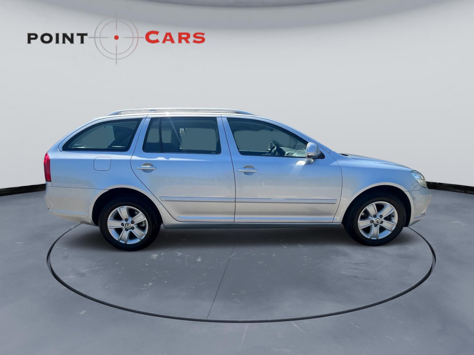 SKODA Octavia Combi 1.6 TDI Ambition 4x4-image-5