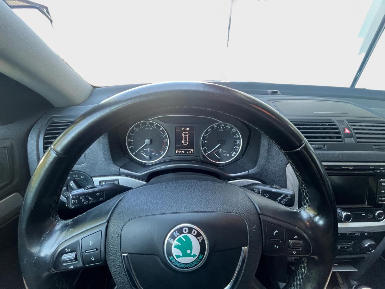 SKODA Octavia Combi 1.6 TDI Ambition 4x4-image-10