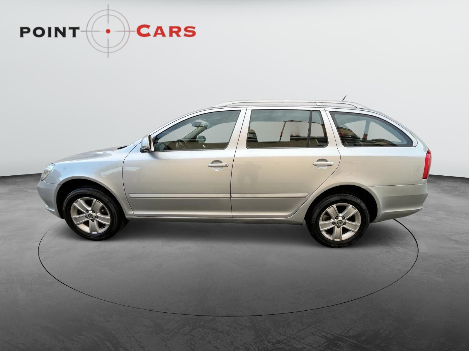 SKODA Octavia Combi 1.6 TDI Ambition 4x4-image-1