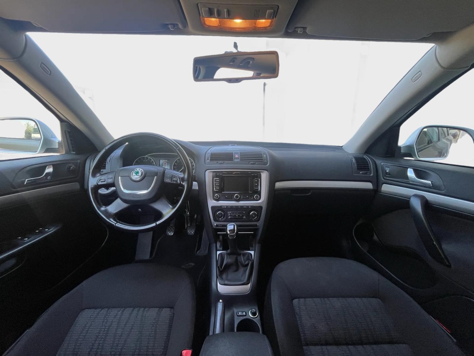 SKODA Octavia Combi 1.6 TDI Ambition 4x4-image-7
