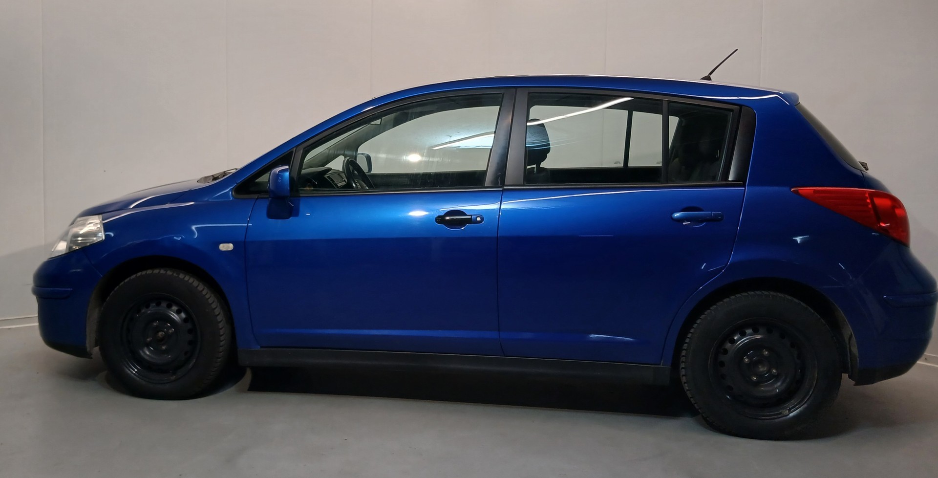 NISSAN Tiida 1.8 tekna-image-6