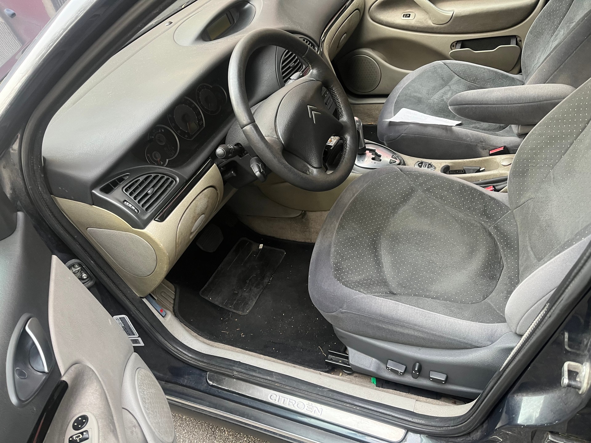 CITROEN C5 Break 2.2 HDi VTR Automatic-image-11