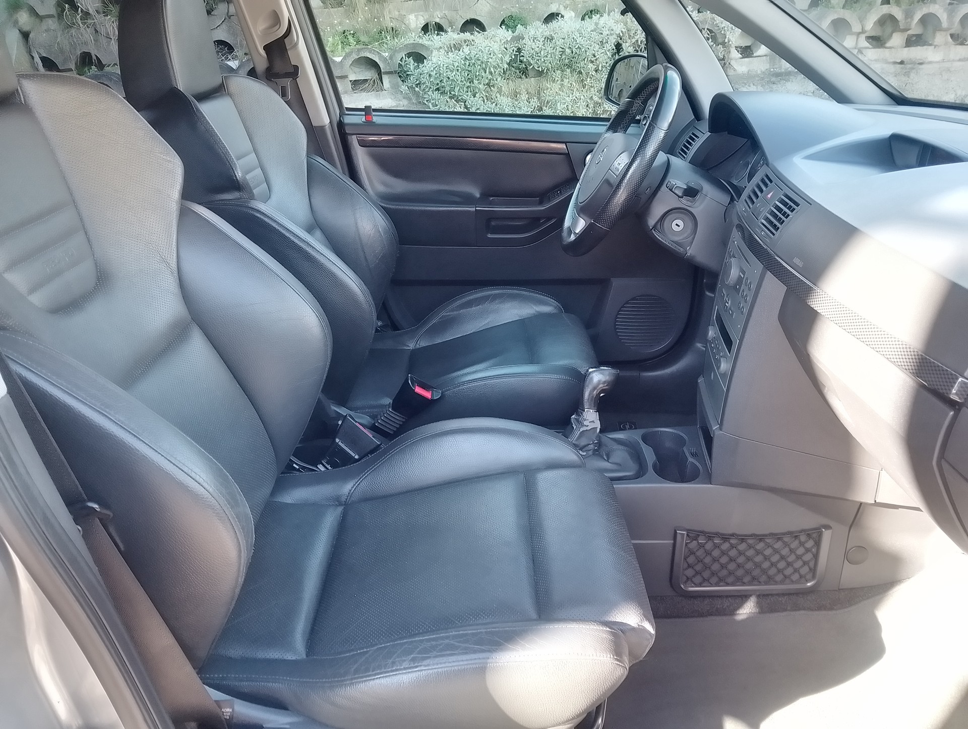 OPEL Meriva 1.6i 16V Turbo OPC-image-14