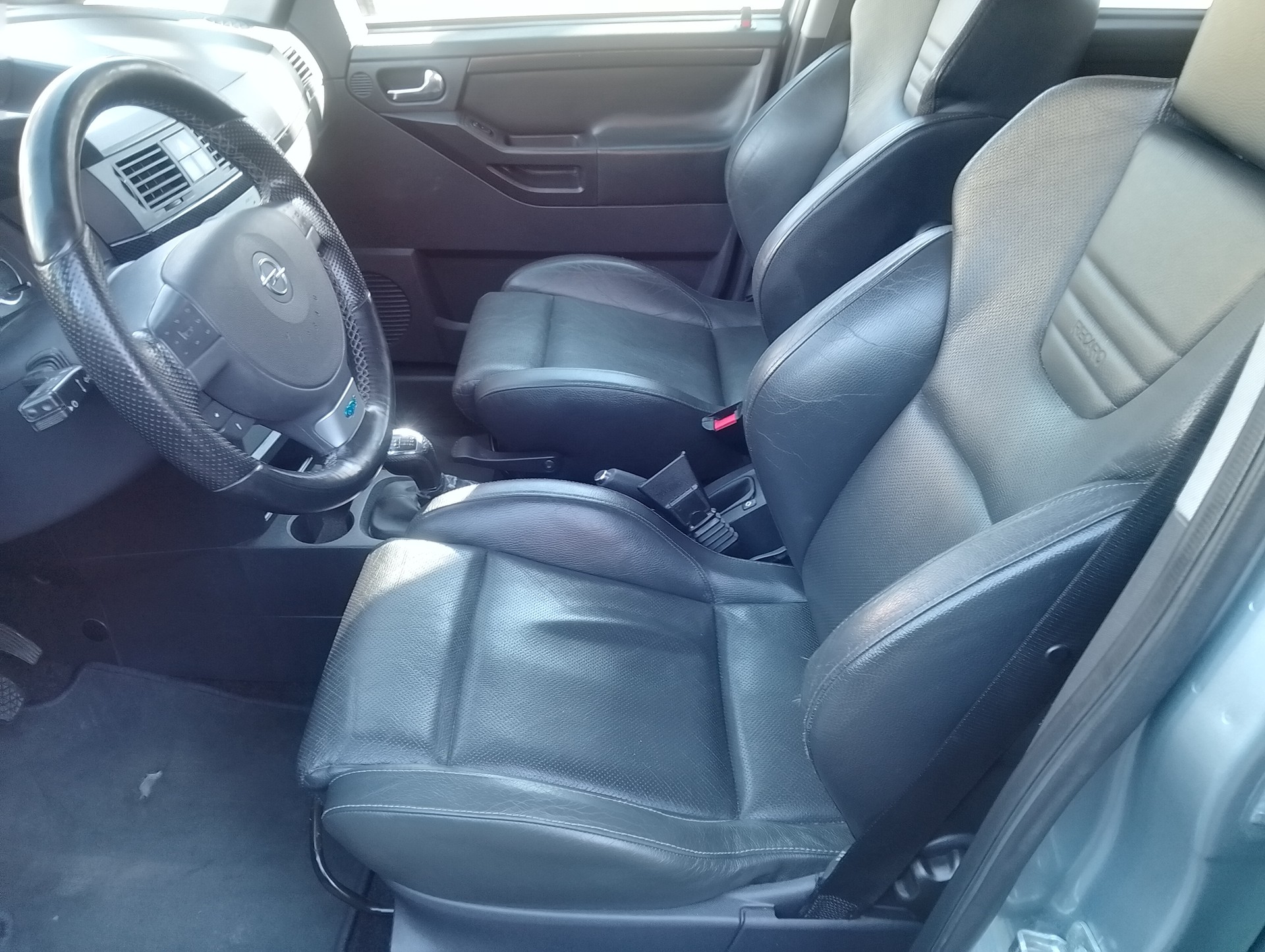 OPEL Meriva 1.6i 16V Turbo OPC-image-12