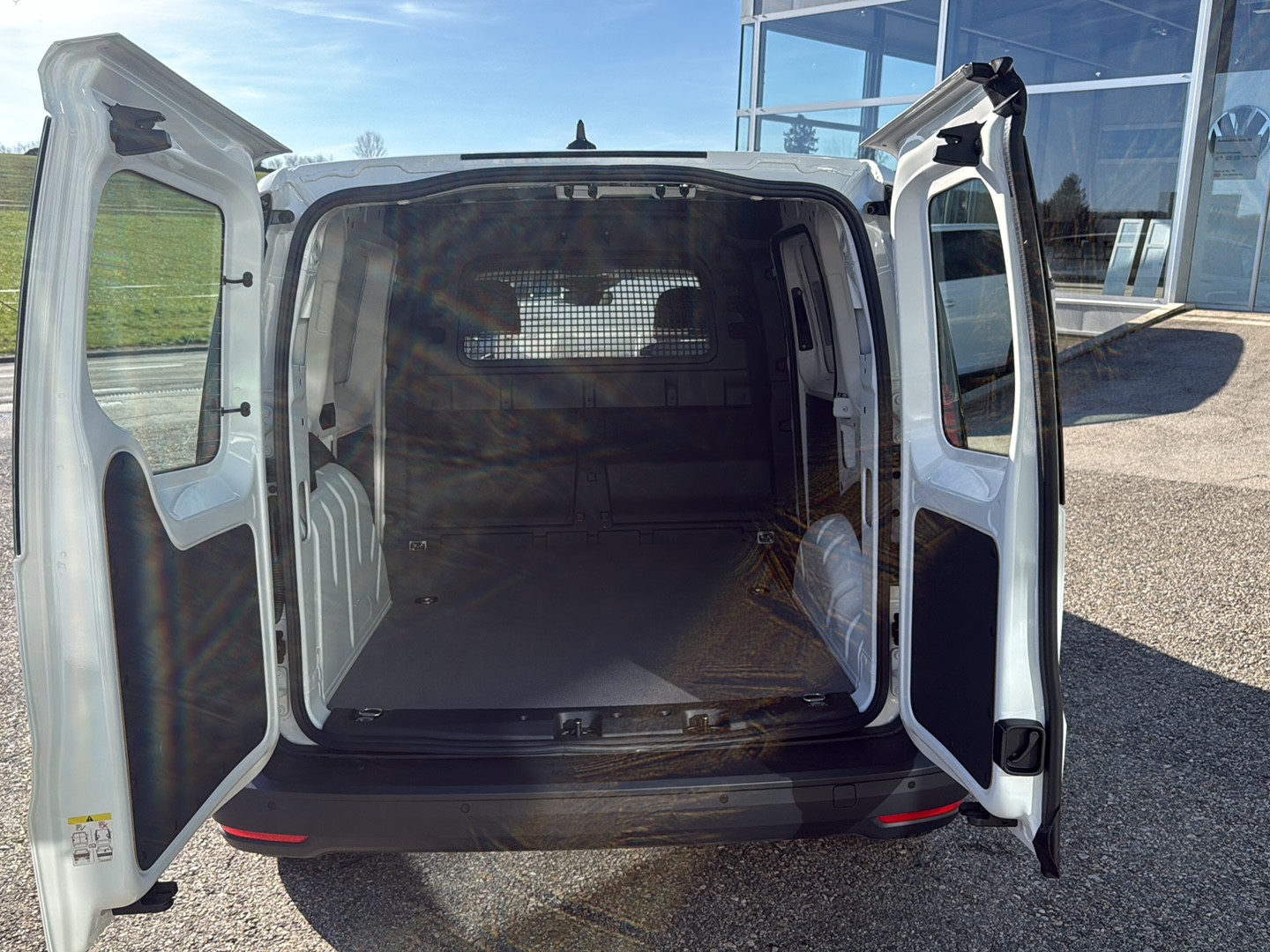 VW Caddy Cargo 2.0TDI 4Motion-image-13