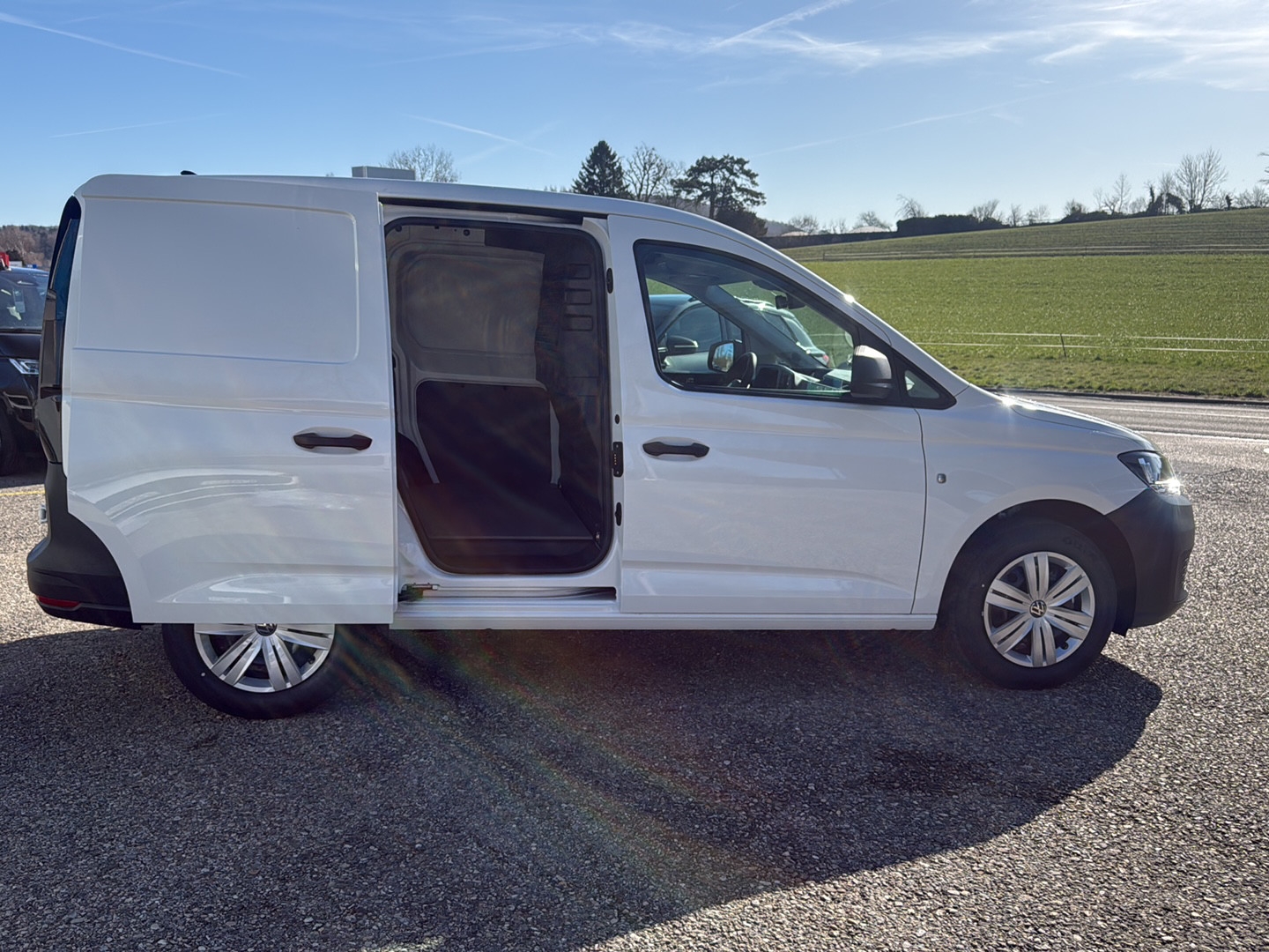 VW Caddy Cargo 2.0TDI 4Motion-image-9