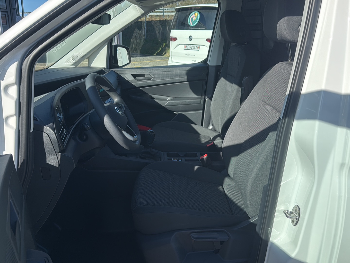 VW Caddy Cargo 2.0TDI 4Motion-image-6
