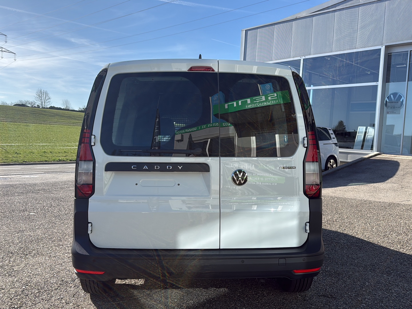 VW Caddy Cargo 2.0TDI 4Motion-image-4