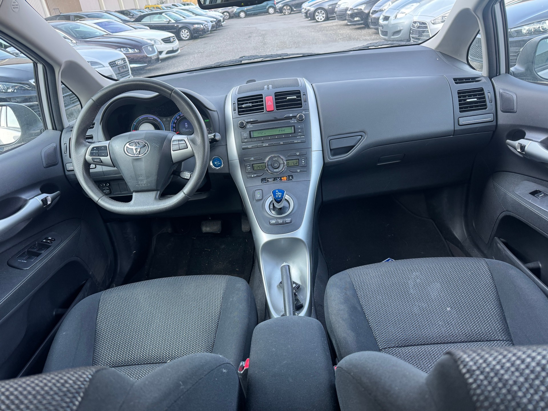 TOYOTA Auris 1.8 16V HSD Linea Sol-image-9