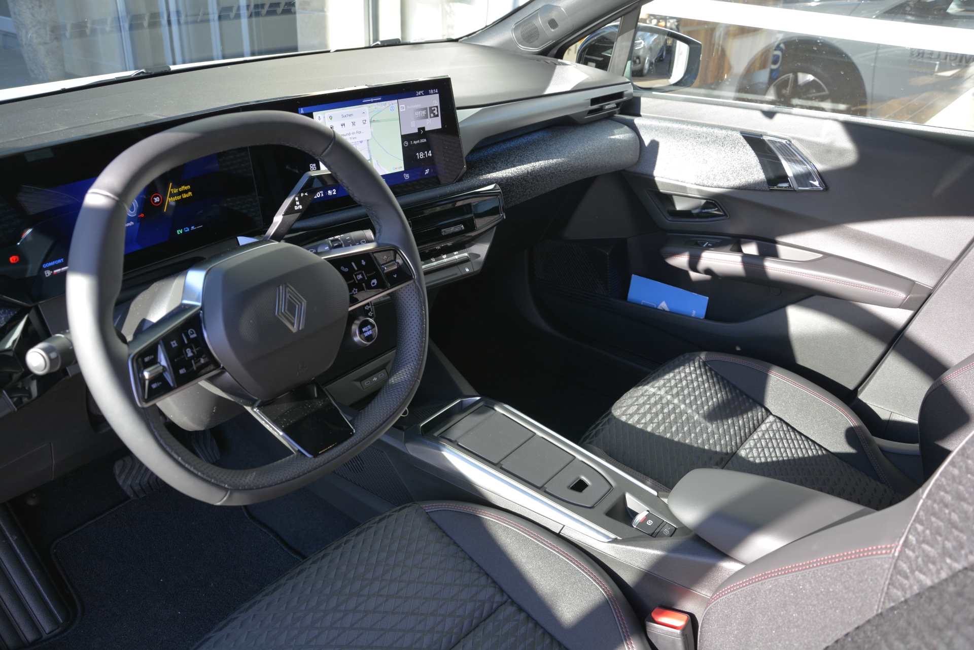 RENAULT CLIO techno full hybrid E-Tech 160-image-4
