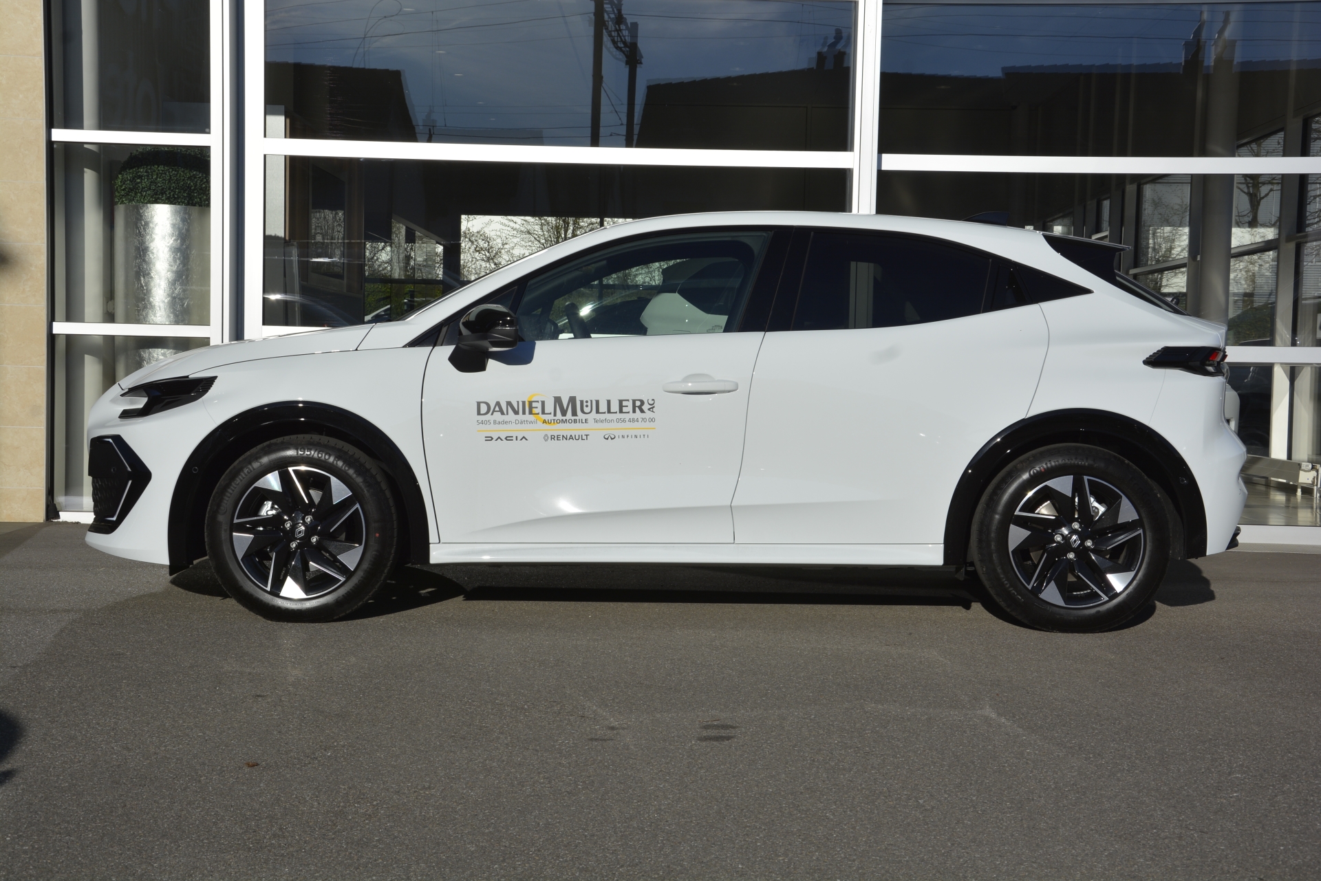 RENAULT CLIO techno full hybrid E-Tech 160-image-2