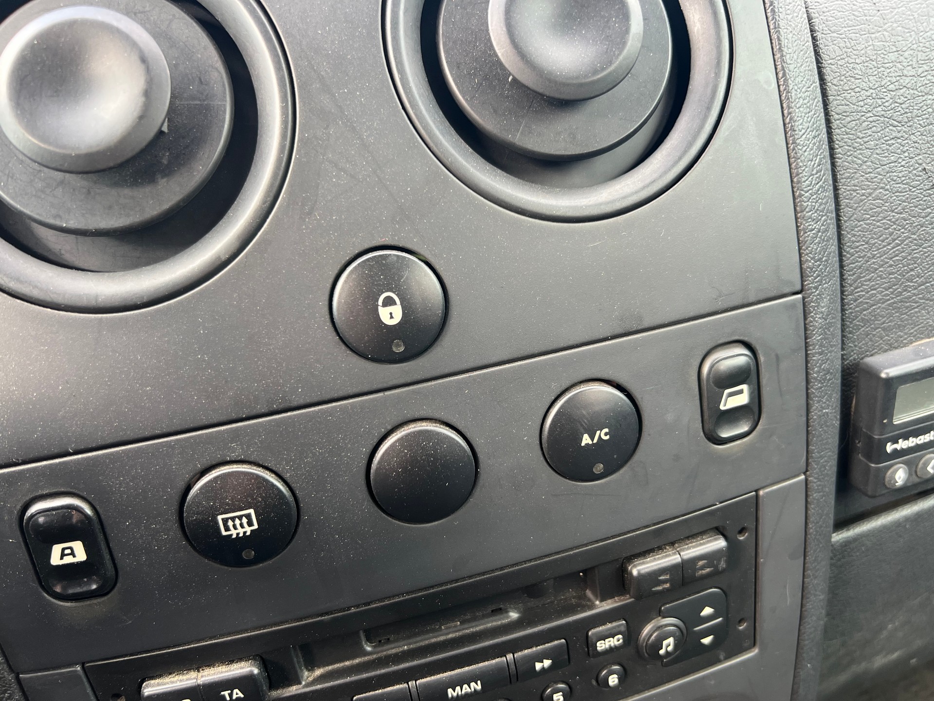 PEUGEOT Partner 2.0 HDI 170 C (SPE) klima-image-6