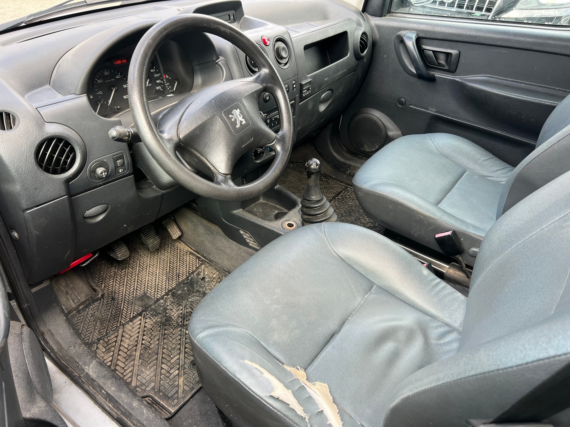 PEUGEOT Partner 2.0 HDI 170 C (SPE) klima-image-5