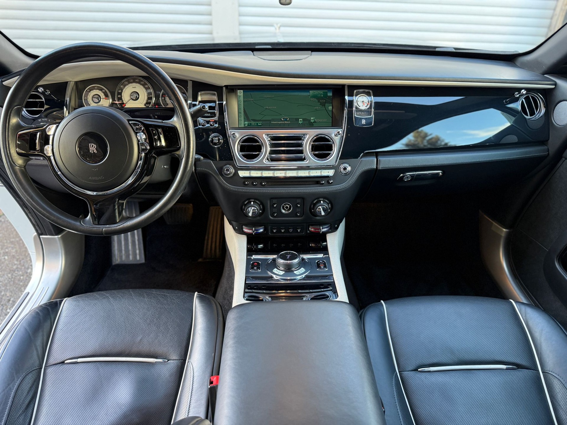 ROLLS-ROYCE Wraith 6.6 V12-image-13