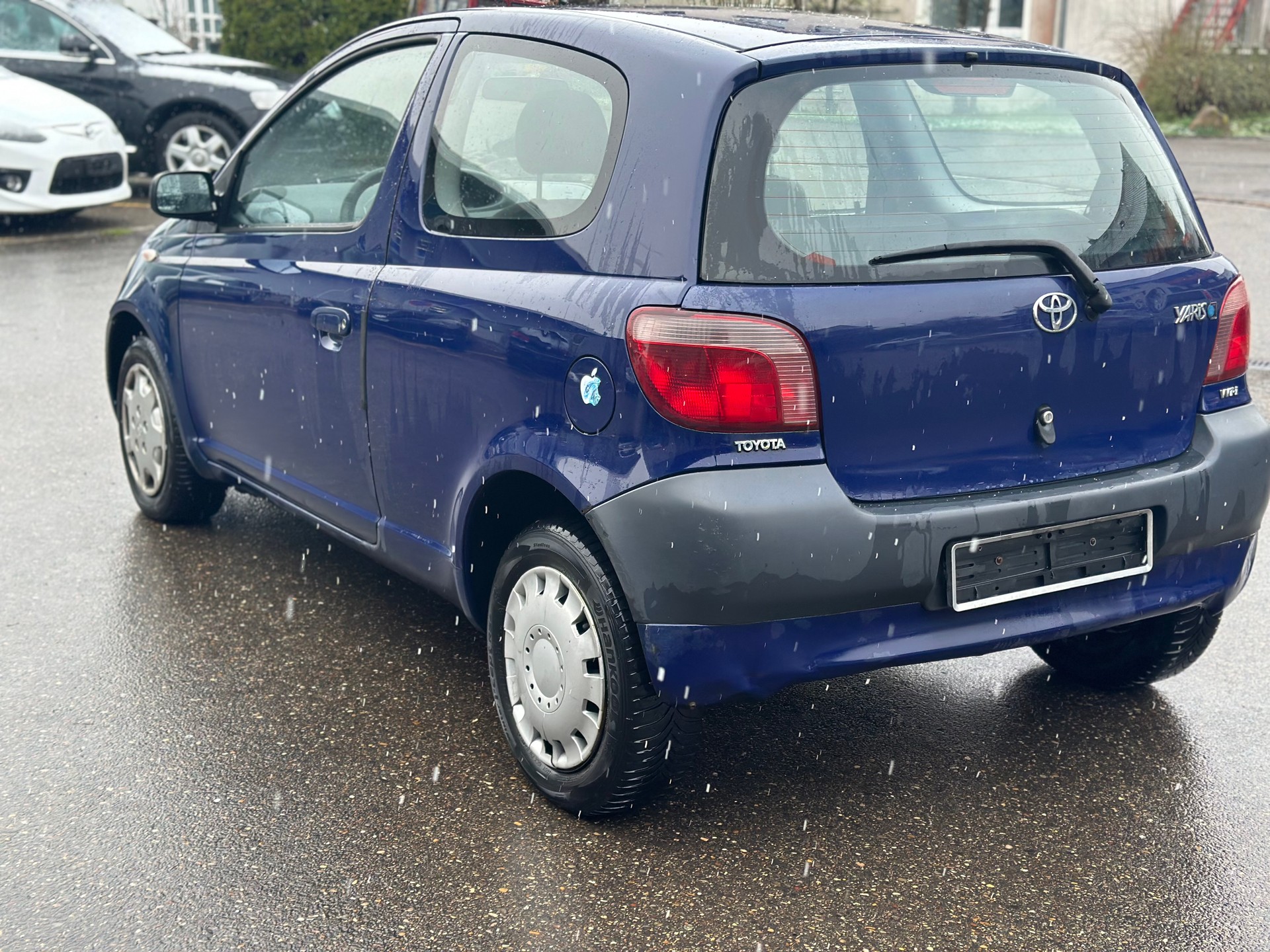 TOYOTA Yaris 1.0 Linea Sol-image-7
