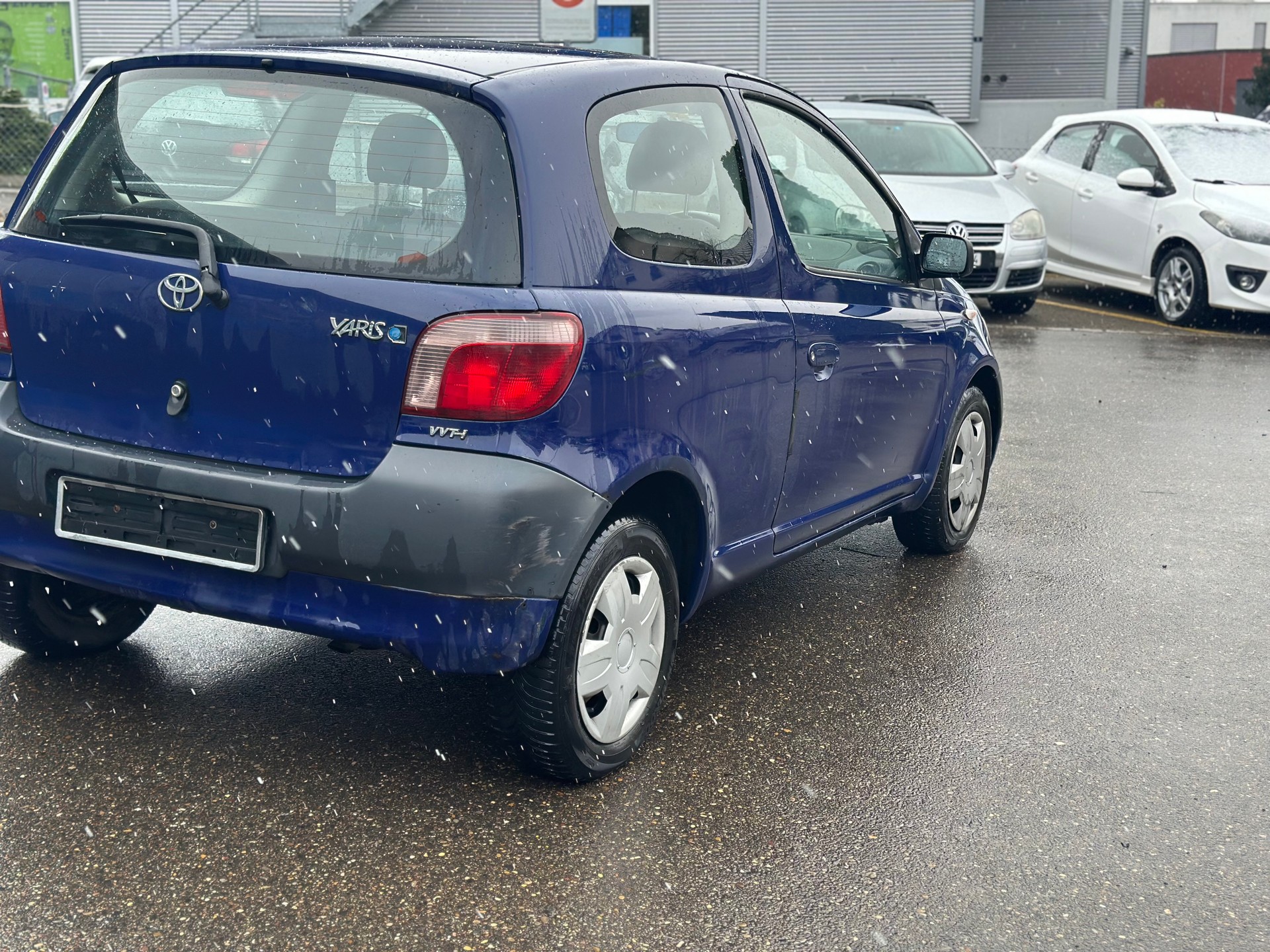 TOYOTA Yaris 1.0 Linea Sol-image-5