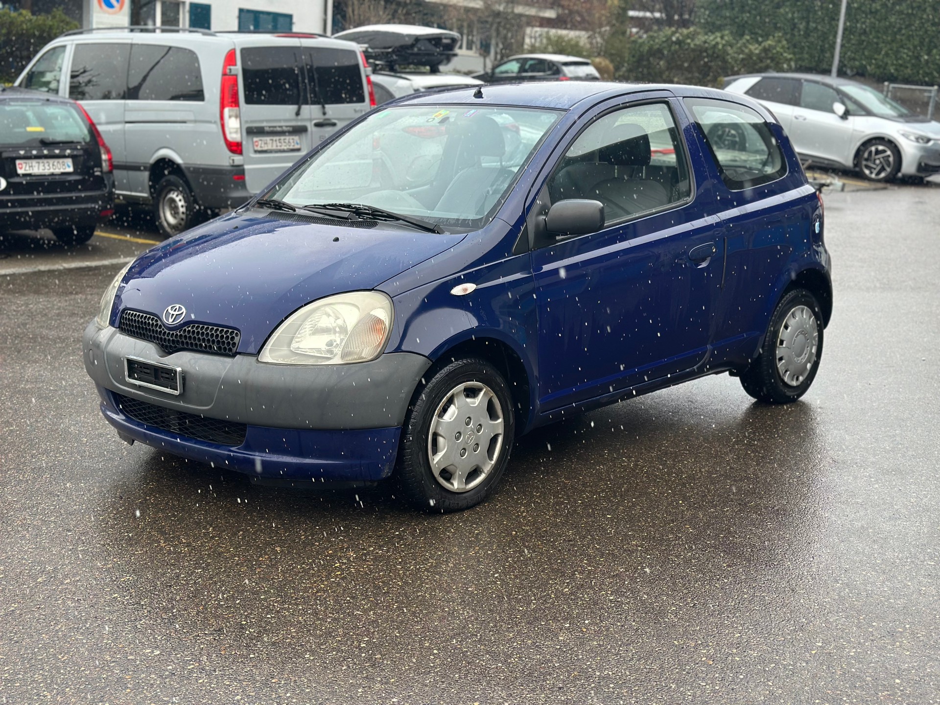 TOYOTA Yaris 1.0 Linea Sol-image-0