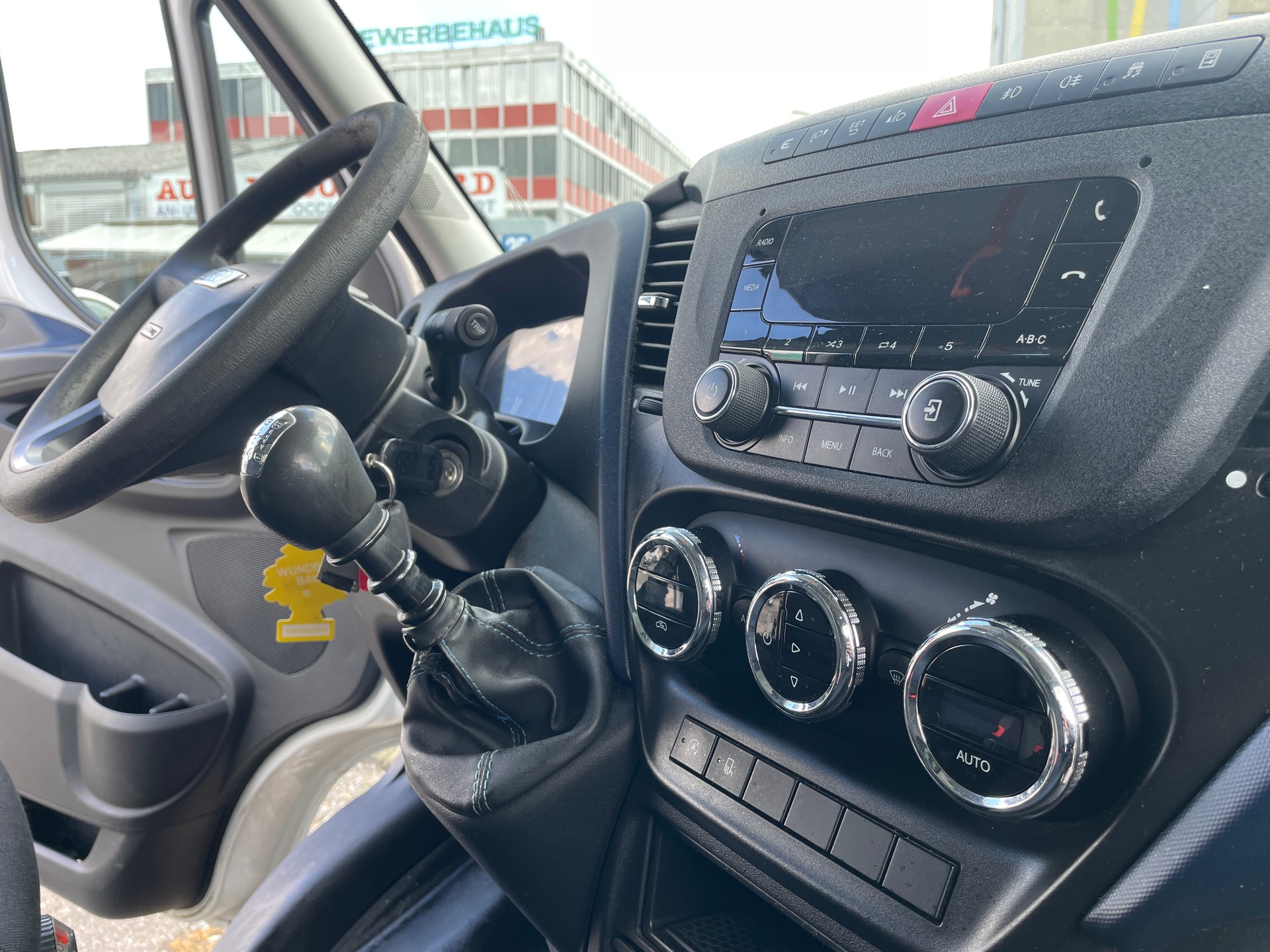IVECO 35 S 16-image-6