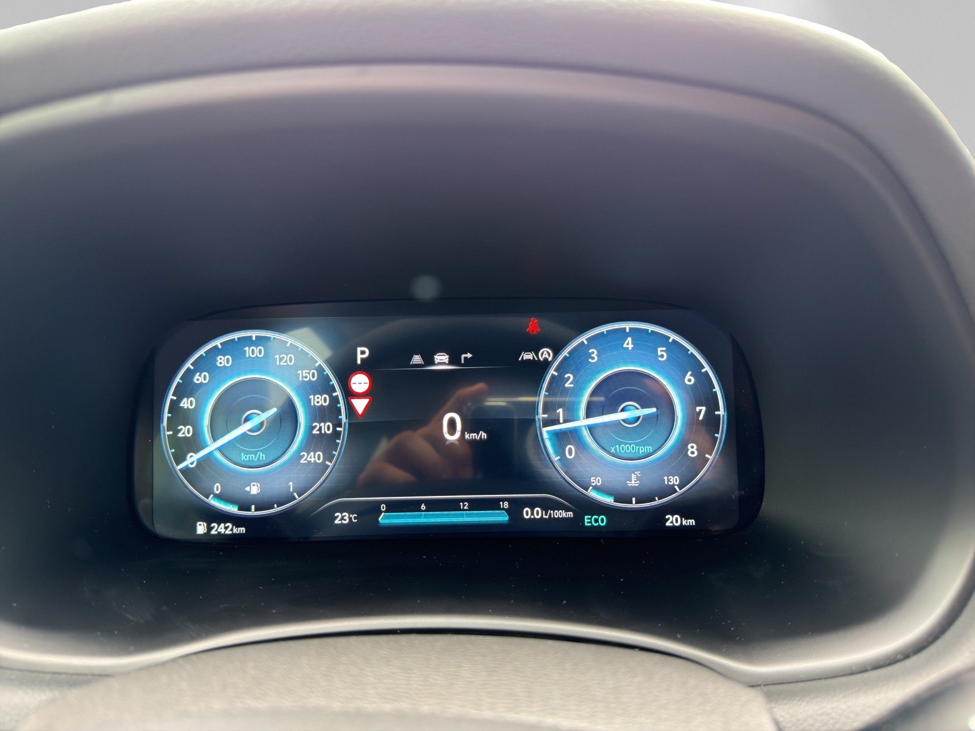 HYUNDAI i30 1.5 T-GDi Amplia DCT-image-15