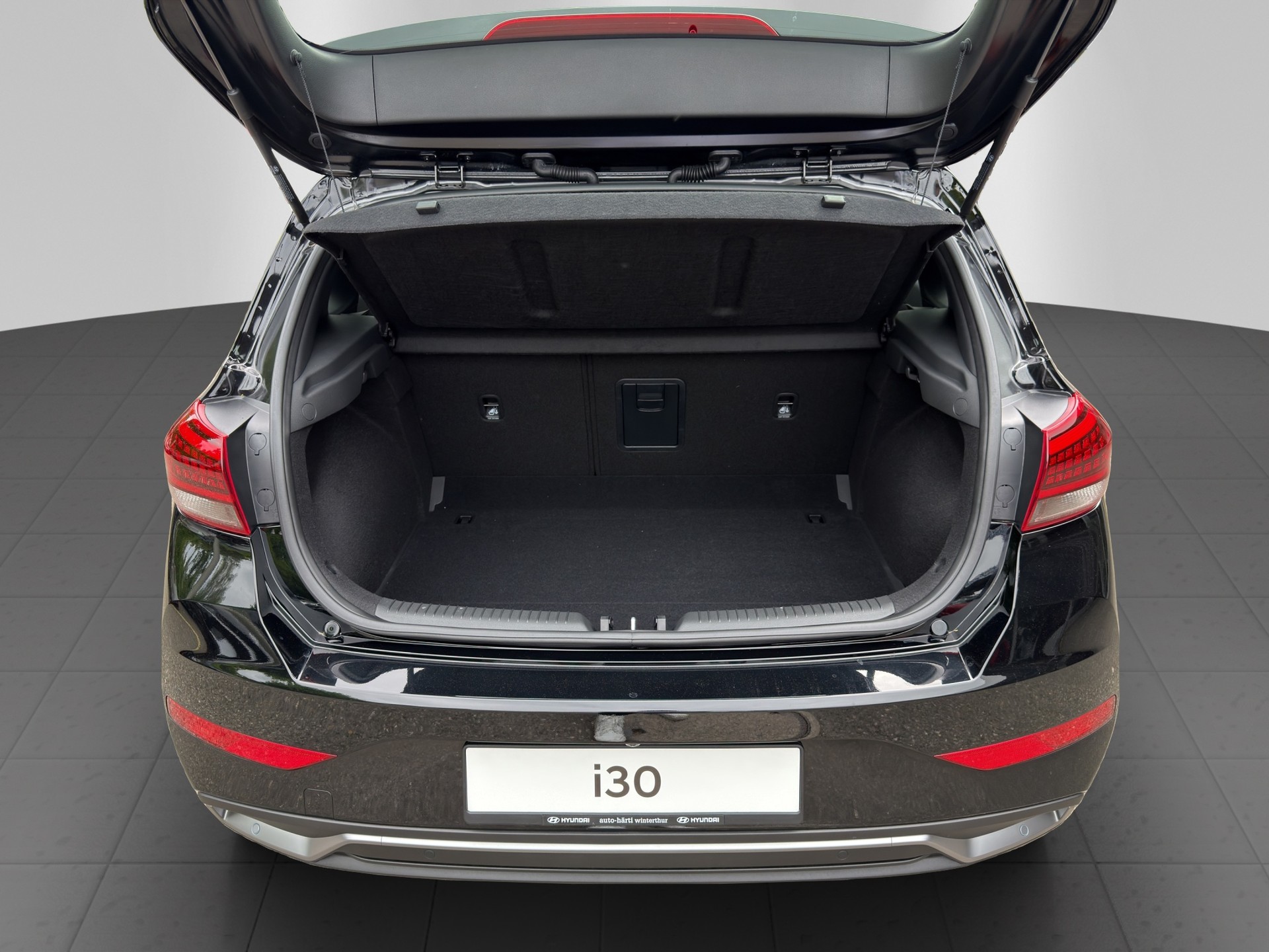 HYUNDAI i30 1.5 T-GDi Amplia DCT-image-8