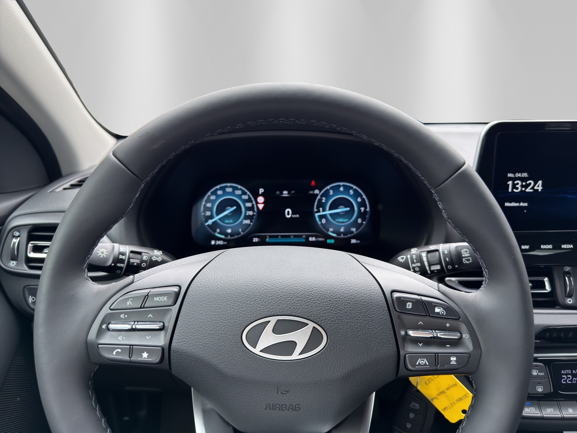 HYUNDAI i30 1.5 T-GDi Amplia DCT-image-14